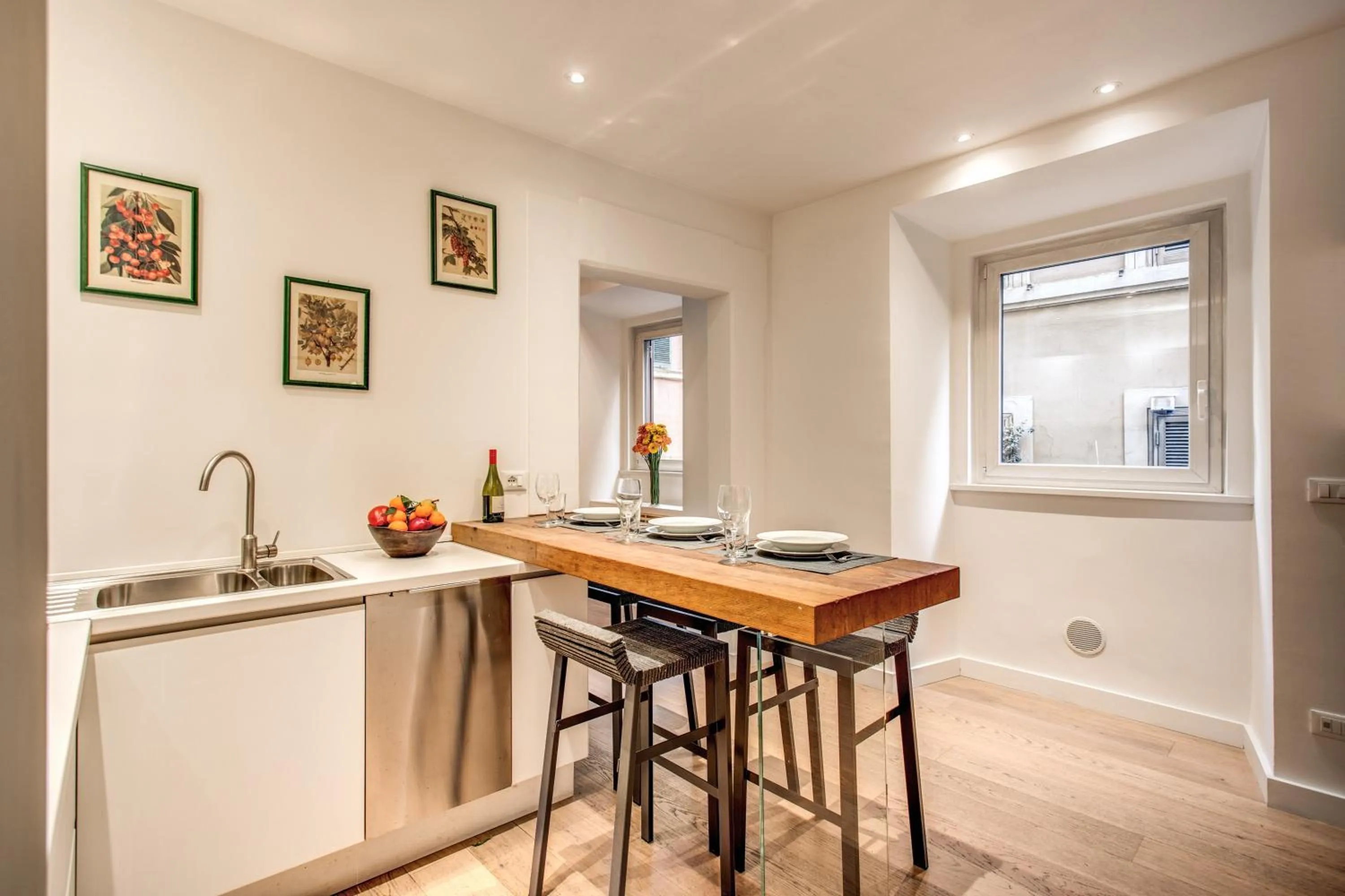 Kitchen or kitchenette in Orange Suites