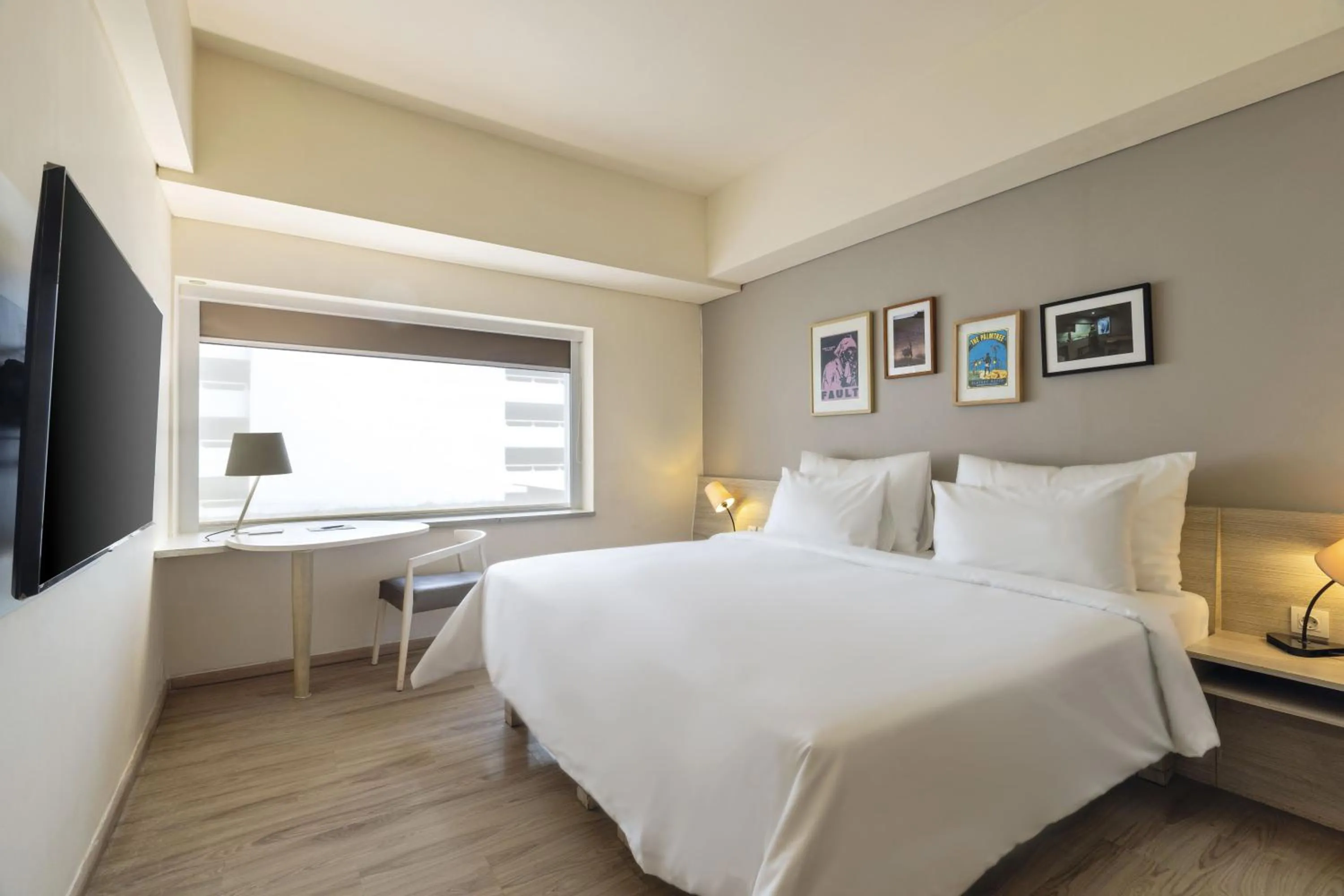 Bedroom, Bed in Artotel Harmoni Jakarta