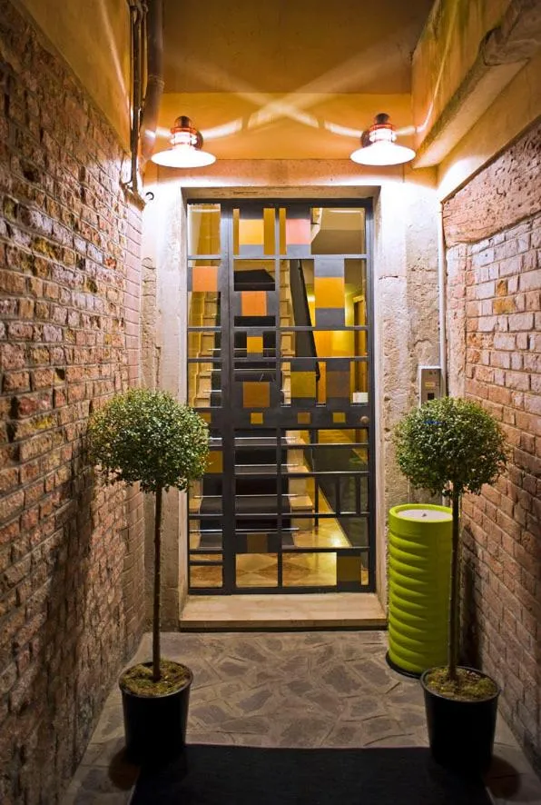 Facade/entrance in La Locandiera