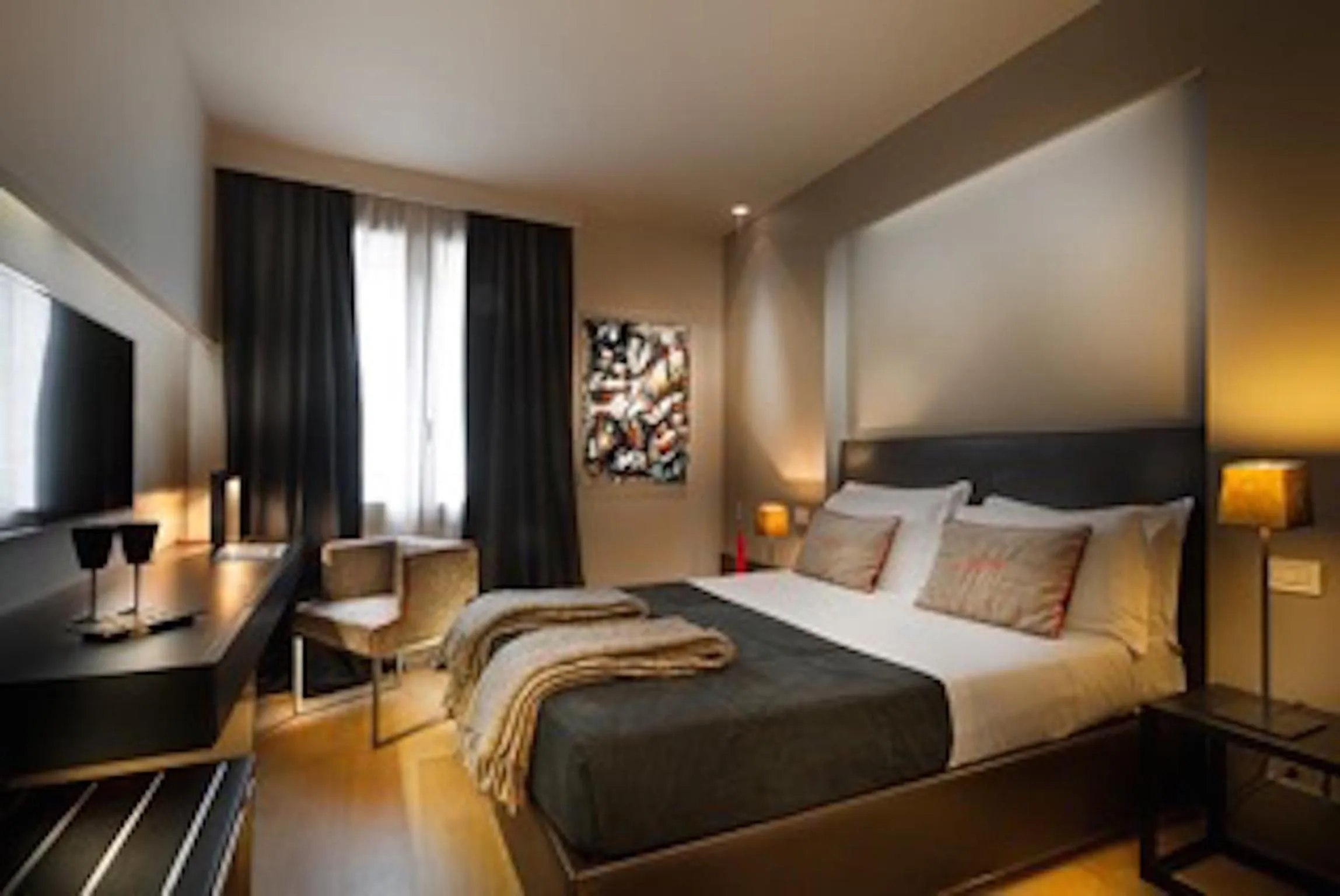 Bedroom, Bed in Charming House DD724