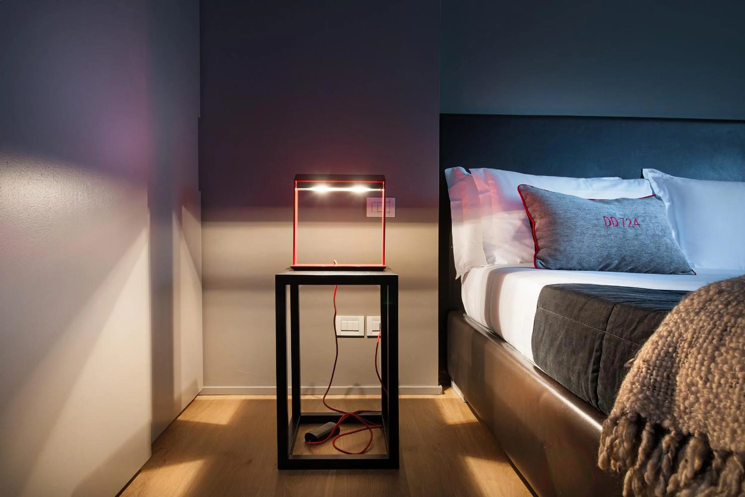 Decorative detail, Bed in Charming House DD724