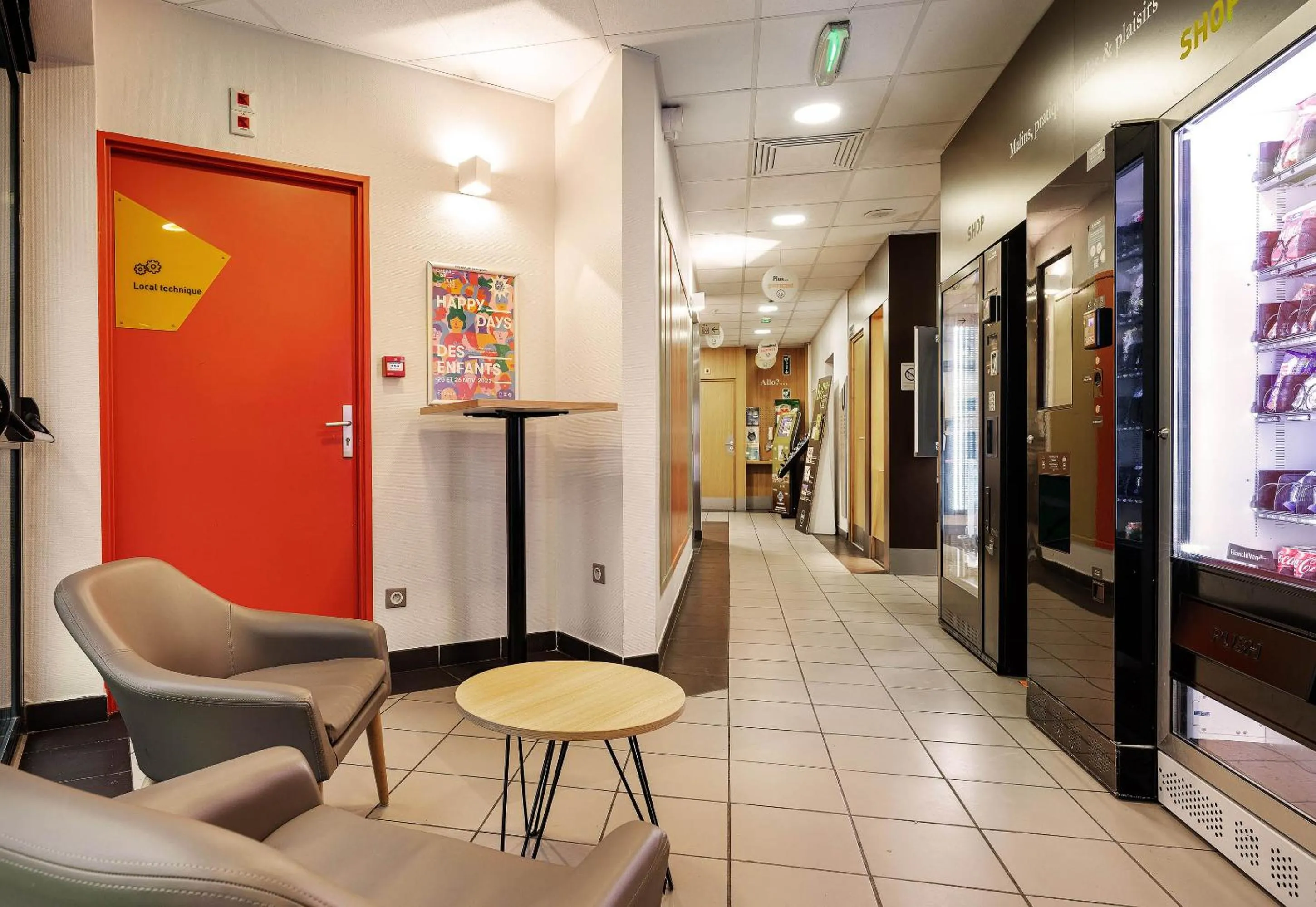 Lobby or reception in B&B HOTEL Lille Tourcoing Centre
