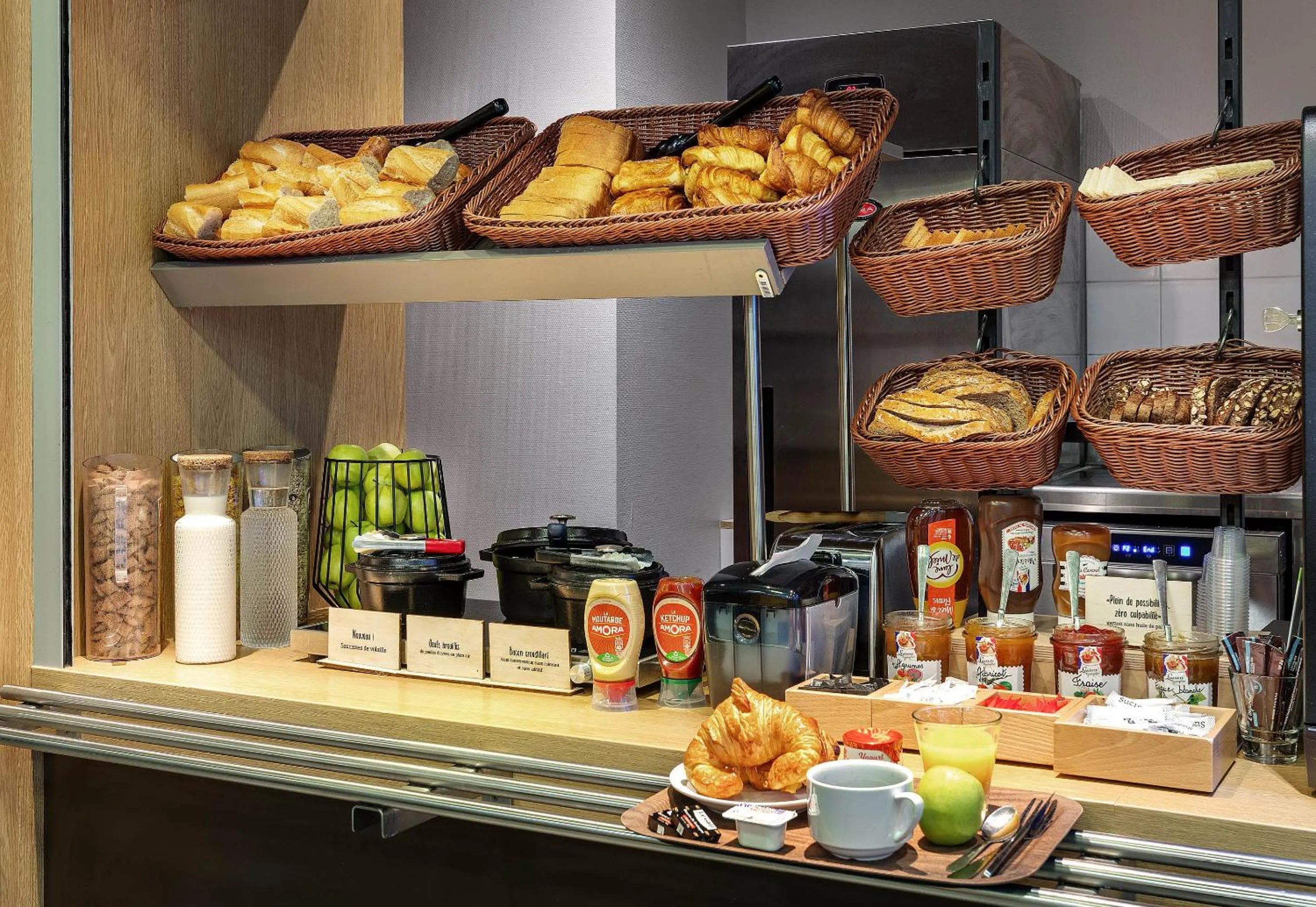 Breakfast in B&B HOTEL Lille Tourcoing Centre