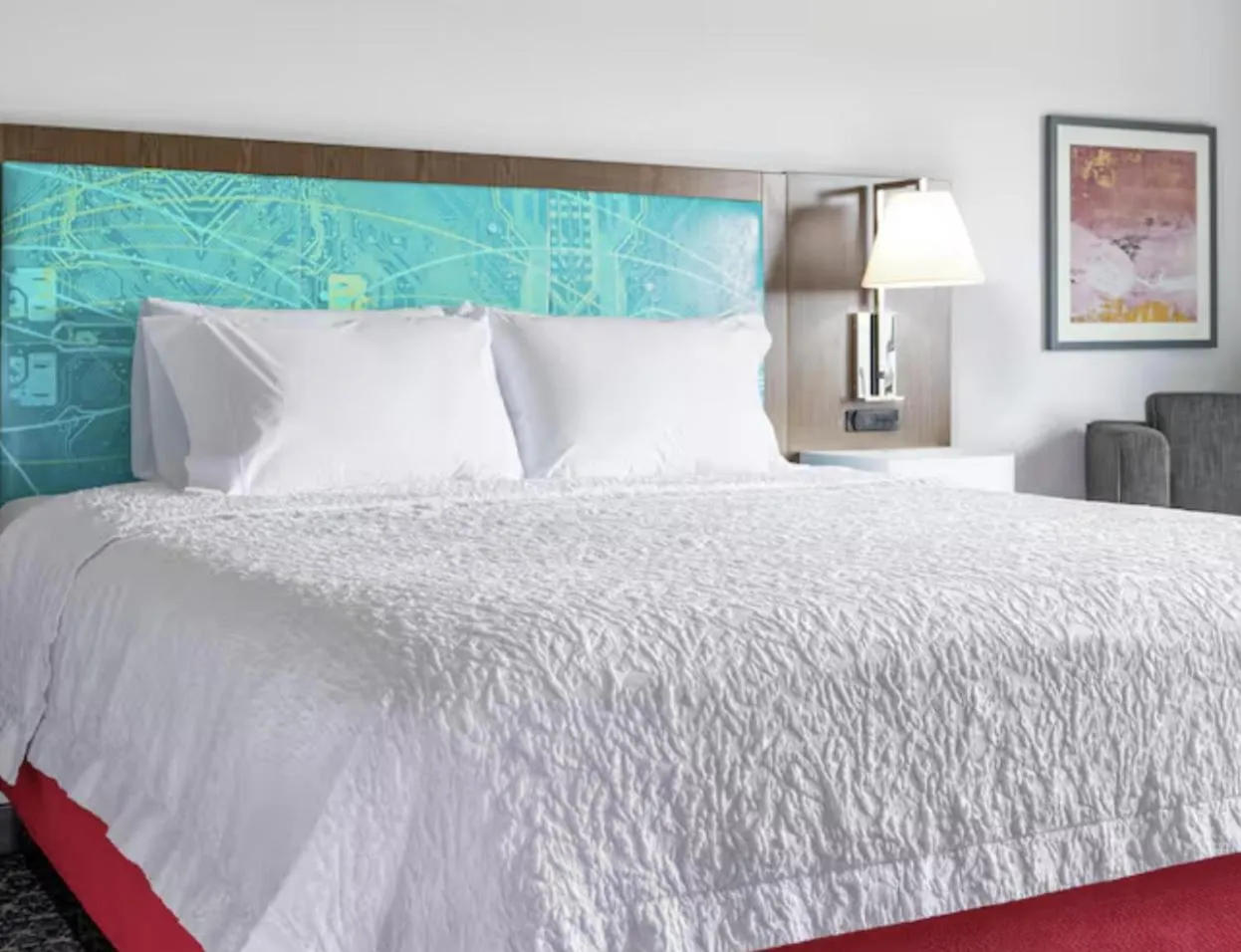 Bed in Hampton Inn & Suites By Hilton North Haven