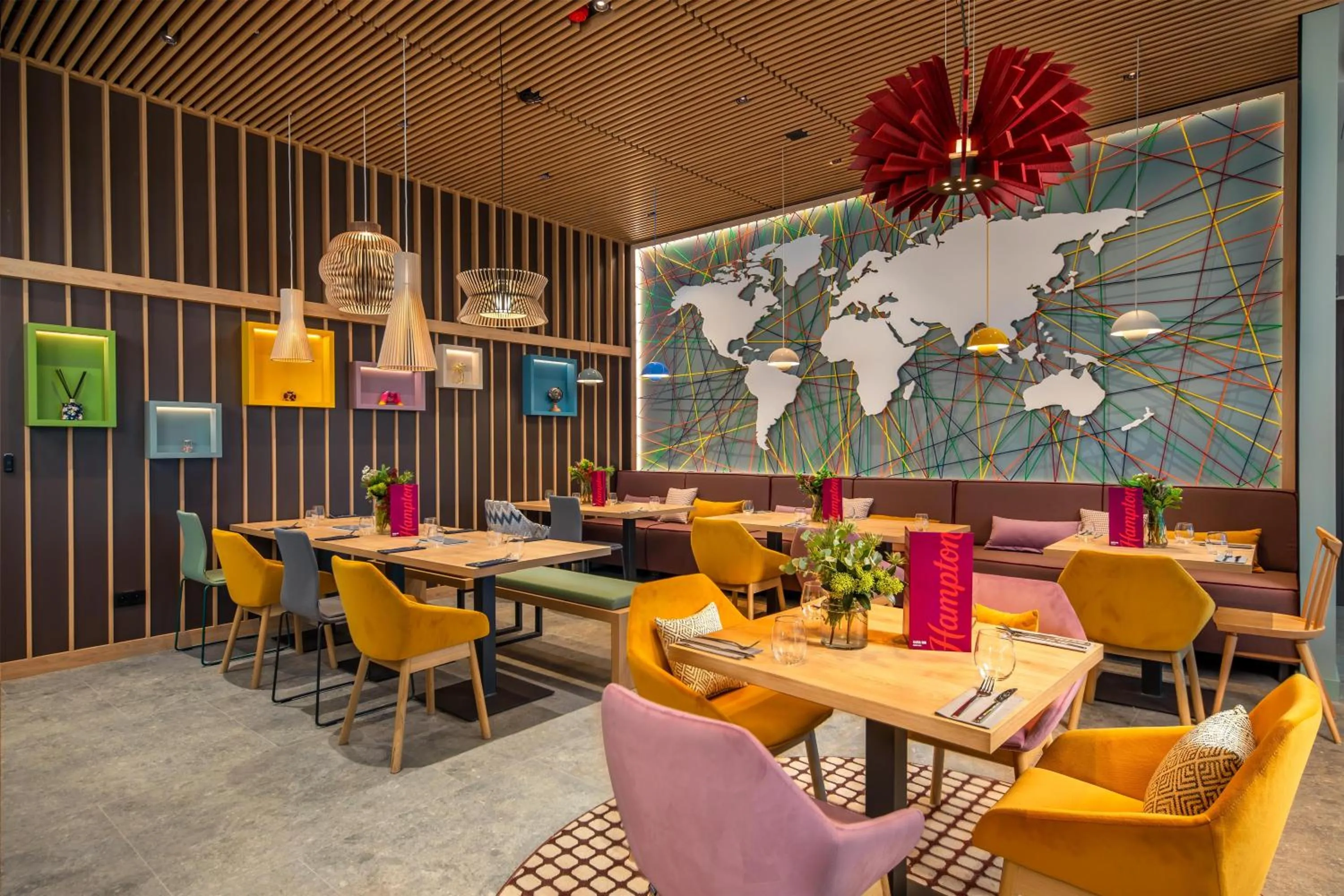 Lounge or bar in Hampton By Hilton Wroclaw Airport