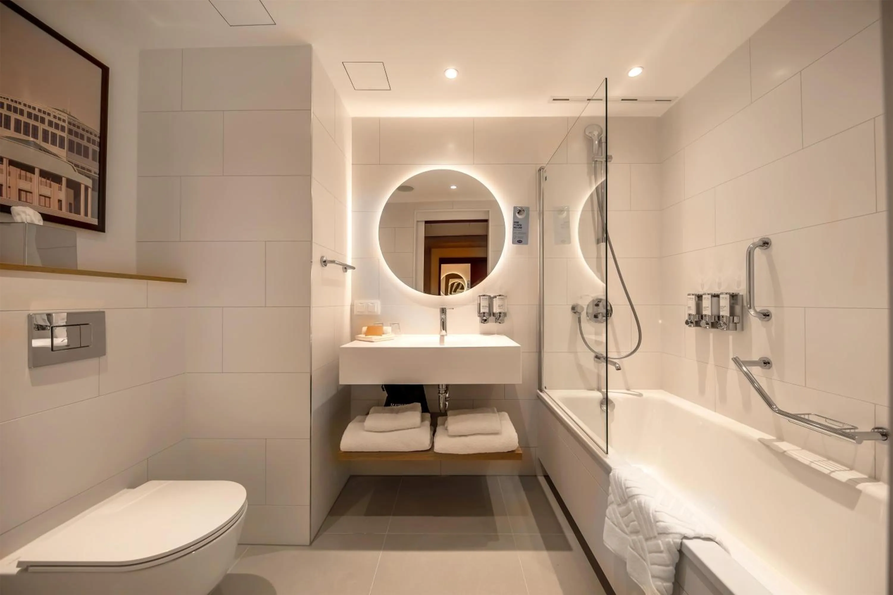 Bathroom in Hampton By Hilton Wroclaw Airport