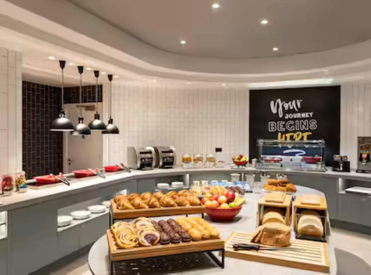 Restaurant/places to eat in Hampton By Hilton Wroclaw Airport