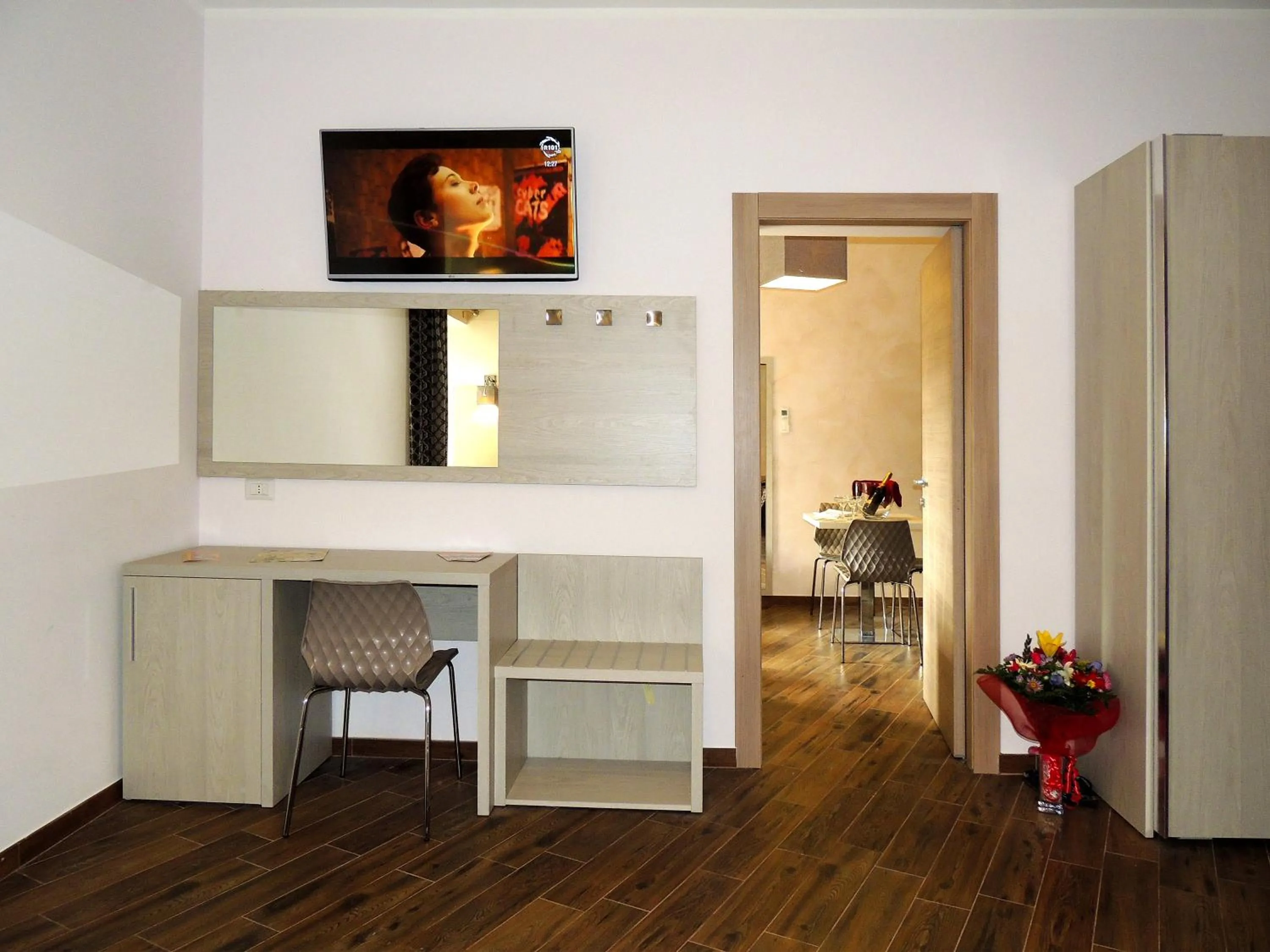 Decorative detail in IL Sole