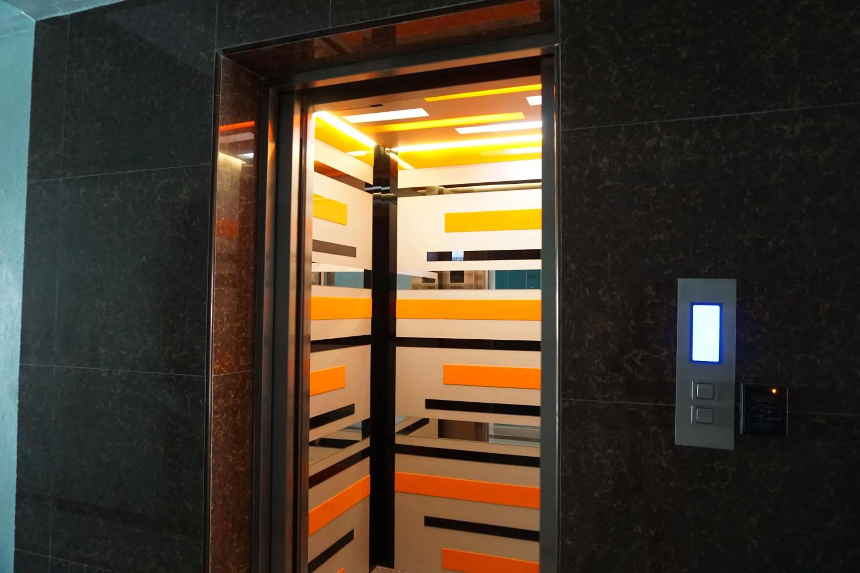 Property building in V at Bangsaen