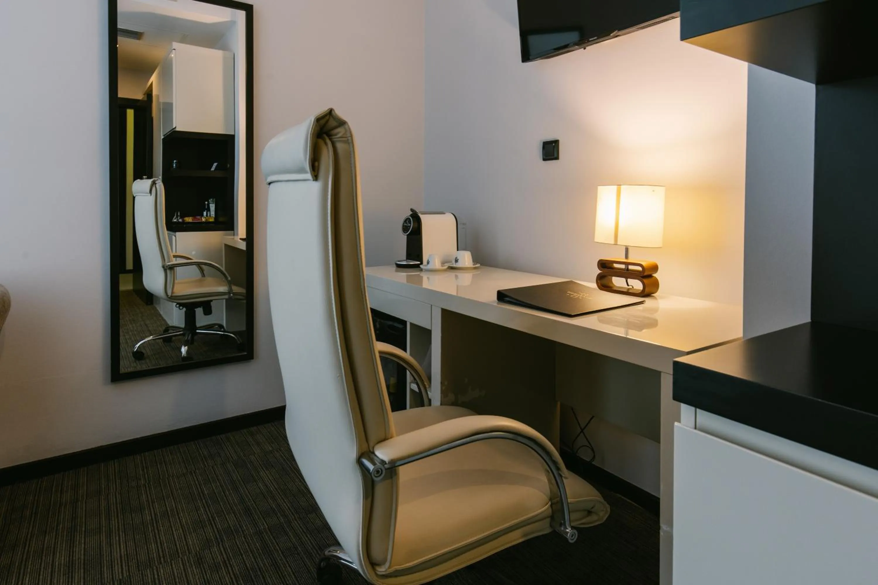 Seating area in Hotel Heritage