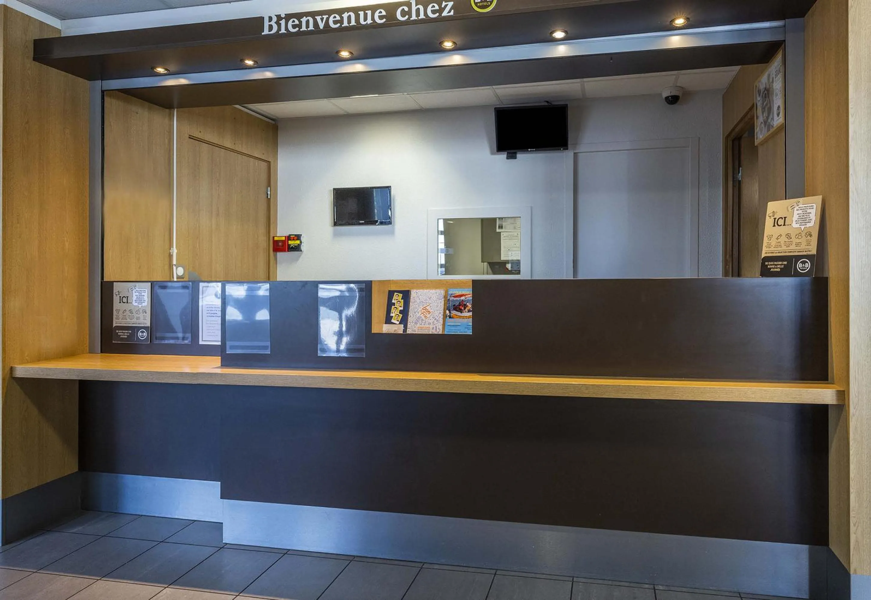 Lobby or reception in B&B HOTEL Perpignan Sud Marché International