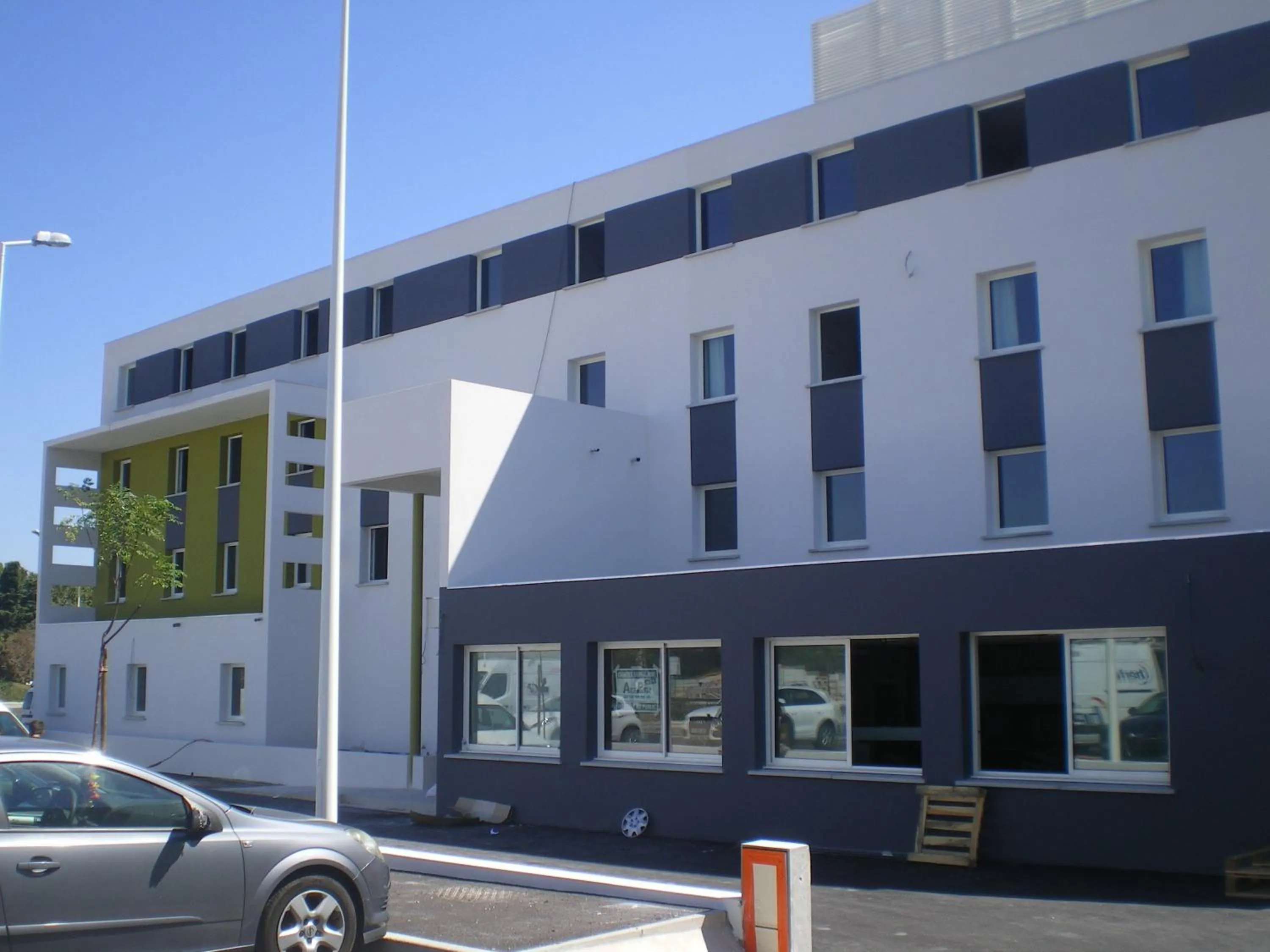 Facade/entrance in B&B HOTEL Perpignan Sud Marché International