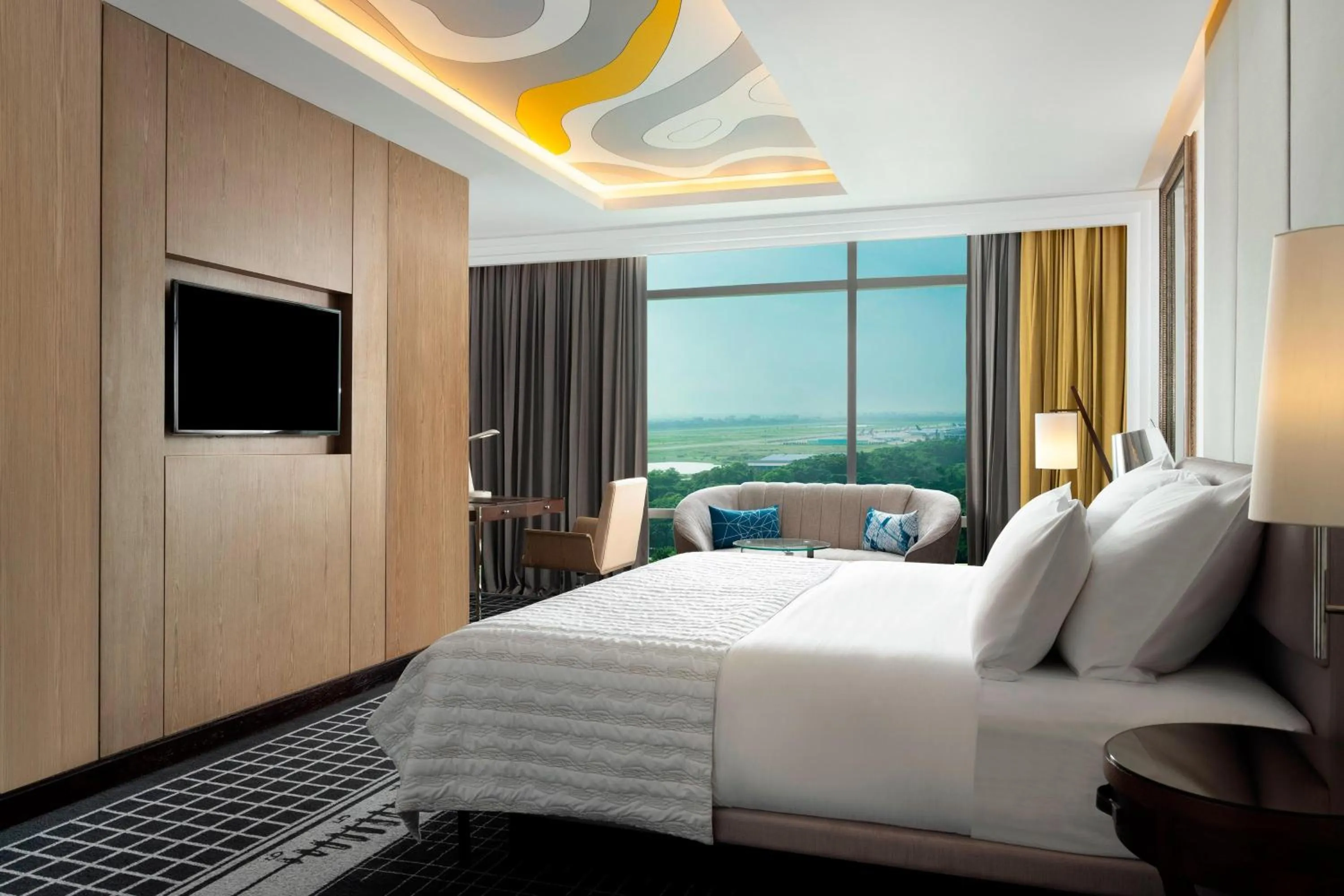 Photo of the whole room, Bed in Le Meridien Dhaka