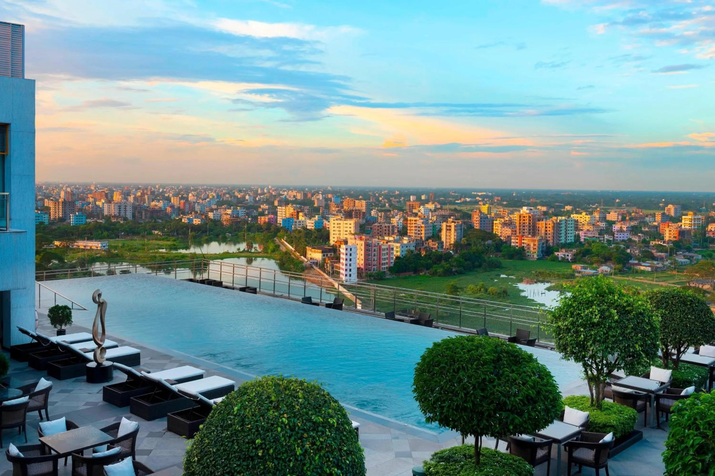 Swimming pool in Le Meridien Dhaka