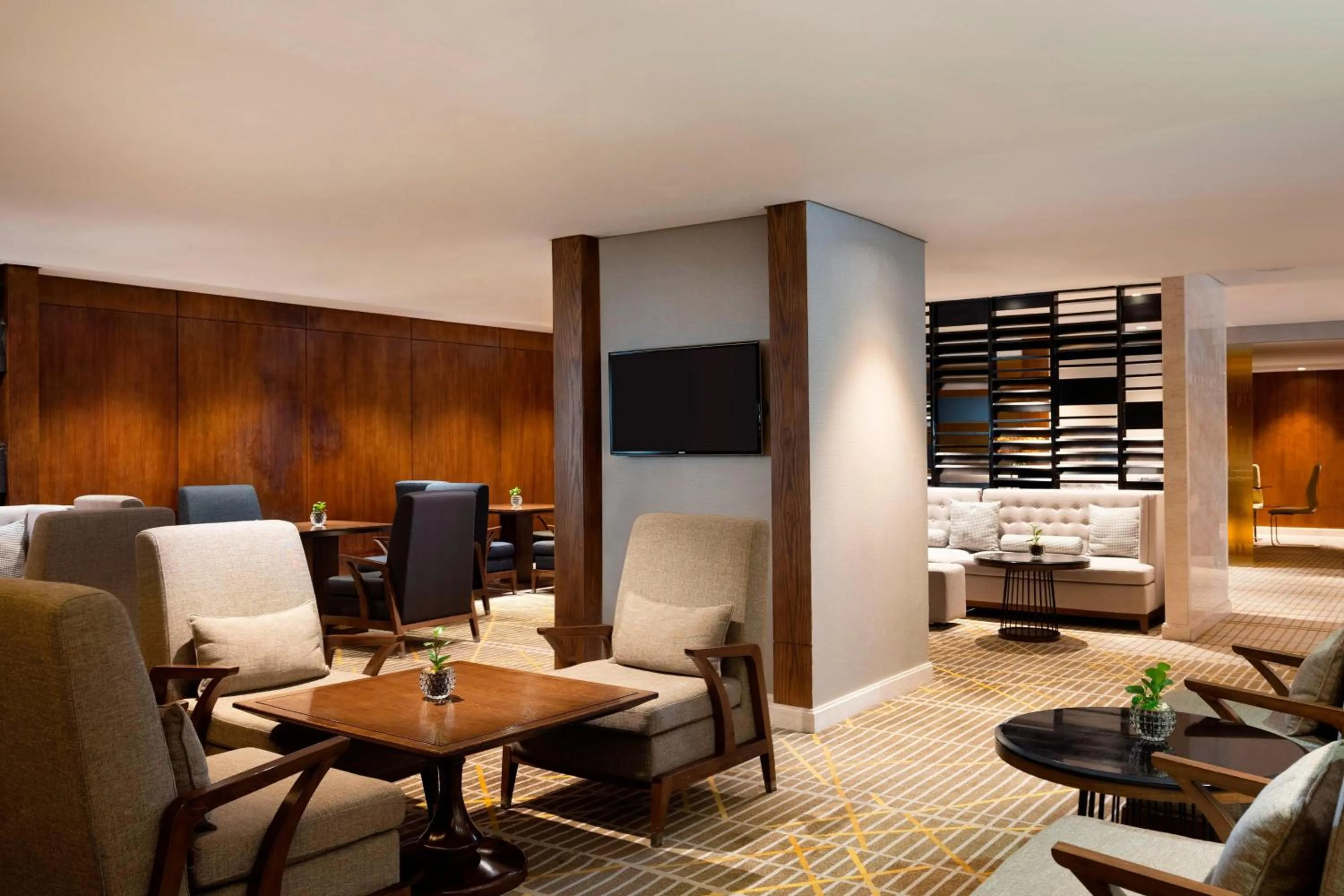 Lounge or bar in Le Meridien Dhaka