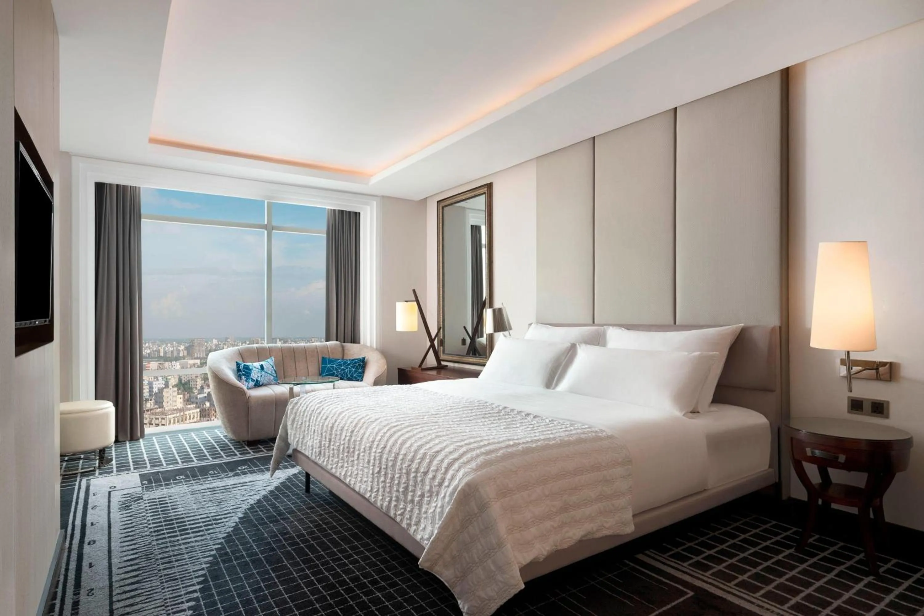 Bedroom, Bed in Le Meridien Dhaka