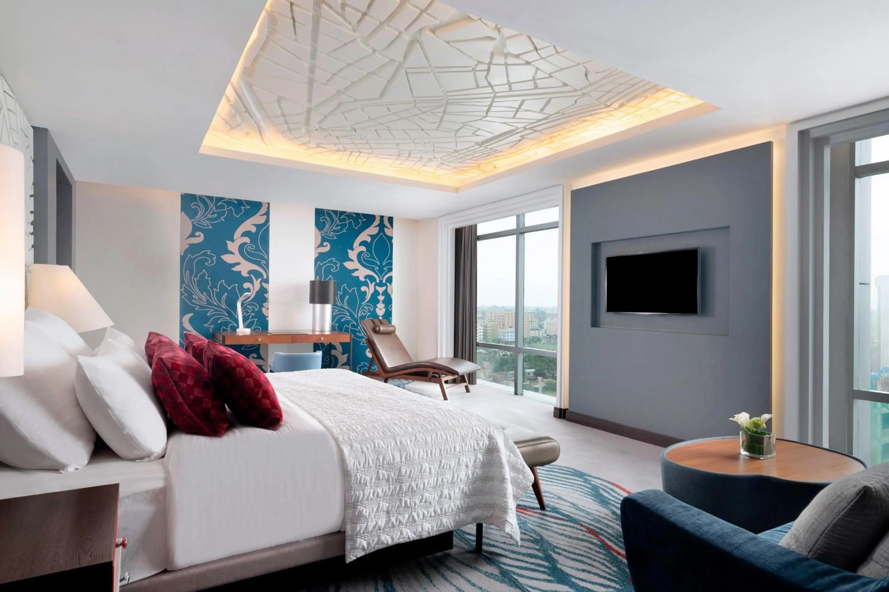 Bedroom, Bed in Le Meridien Dhaka