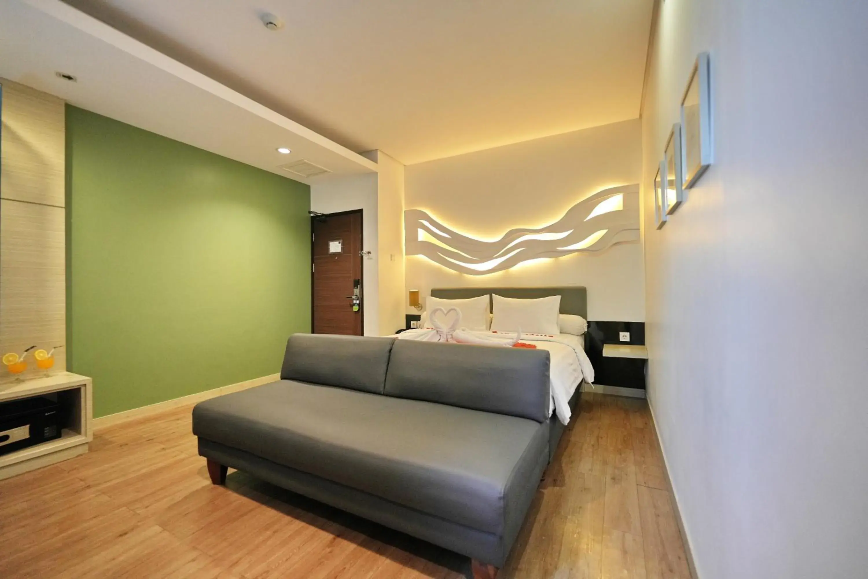 Deluxe King Room in Bonnet Hotel Surabaya Deluxe King Room in Bonnet Hotel Surabaya