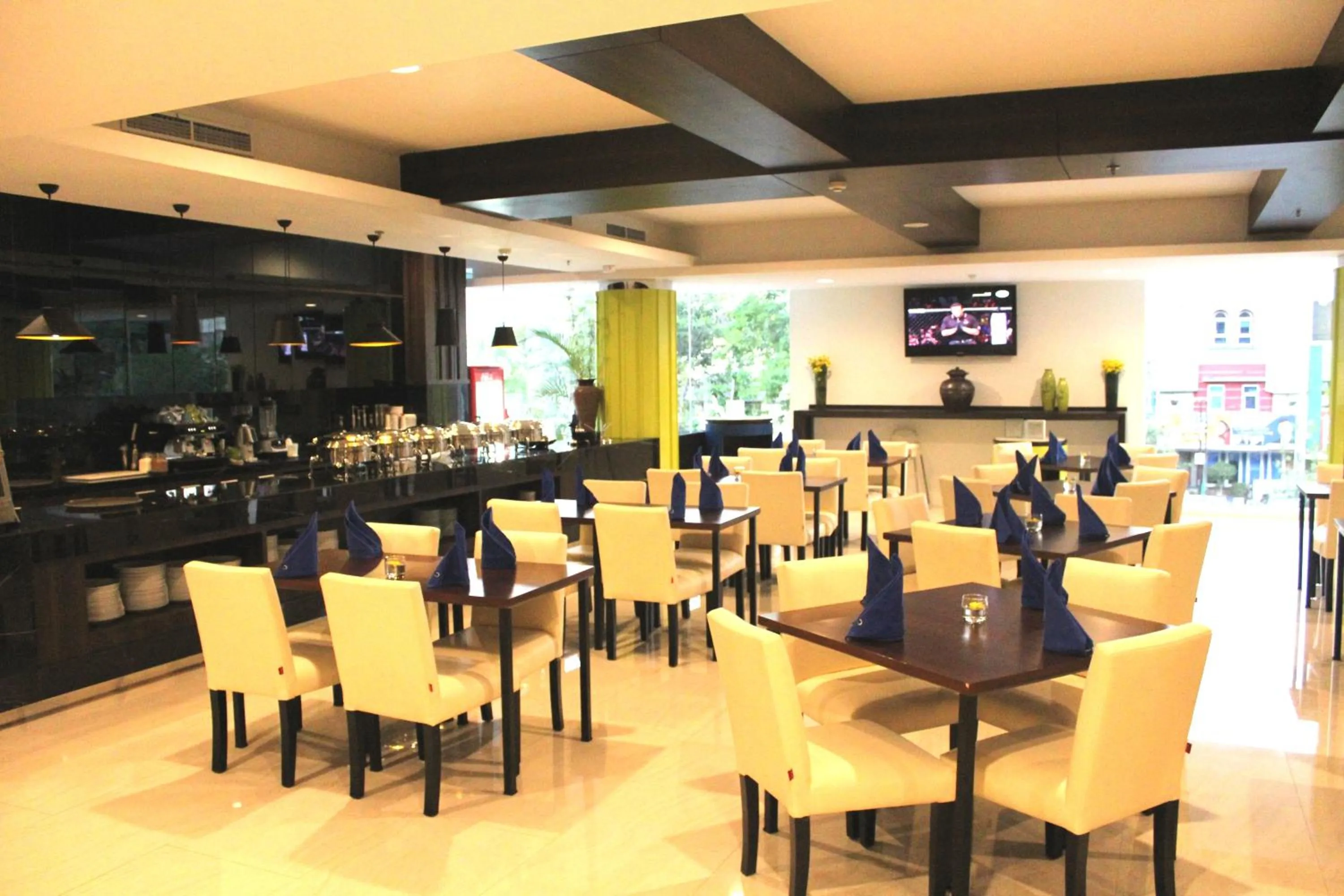 Restaurant/places to eat in Bonnet Hotel Surabaya