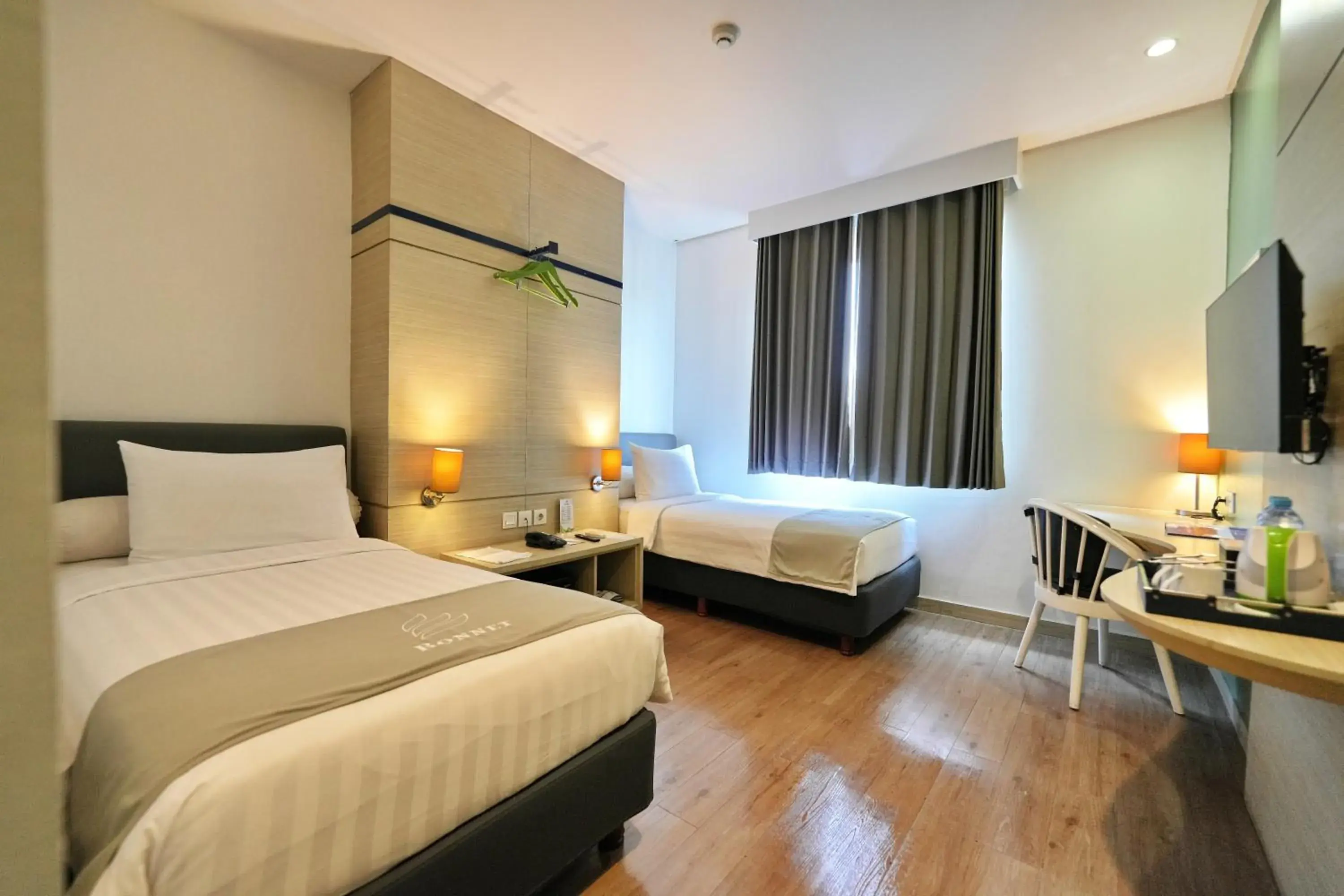 Superior Twin Room in Bonnet Hotel Surabaya Superior Twin Room in Bonnet Hotel Surabaya