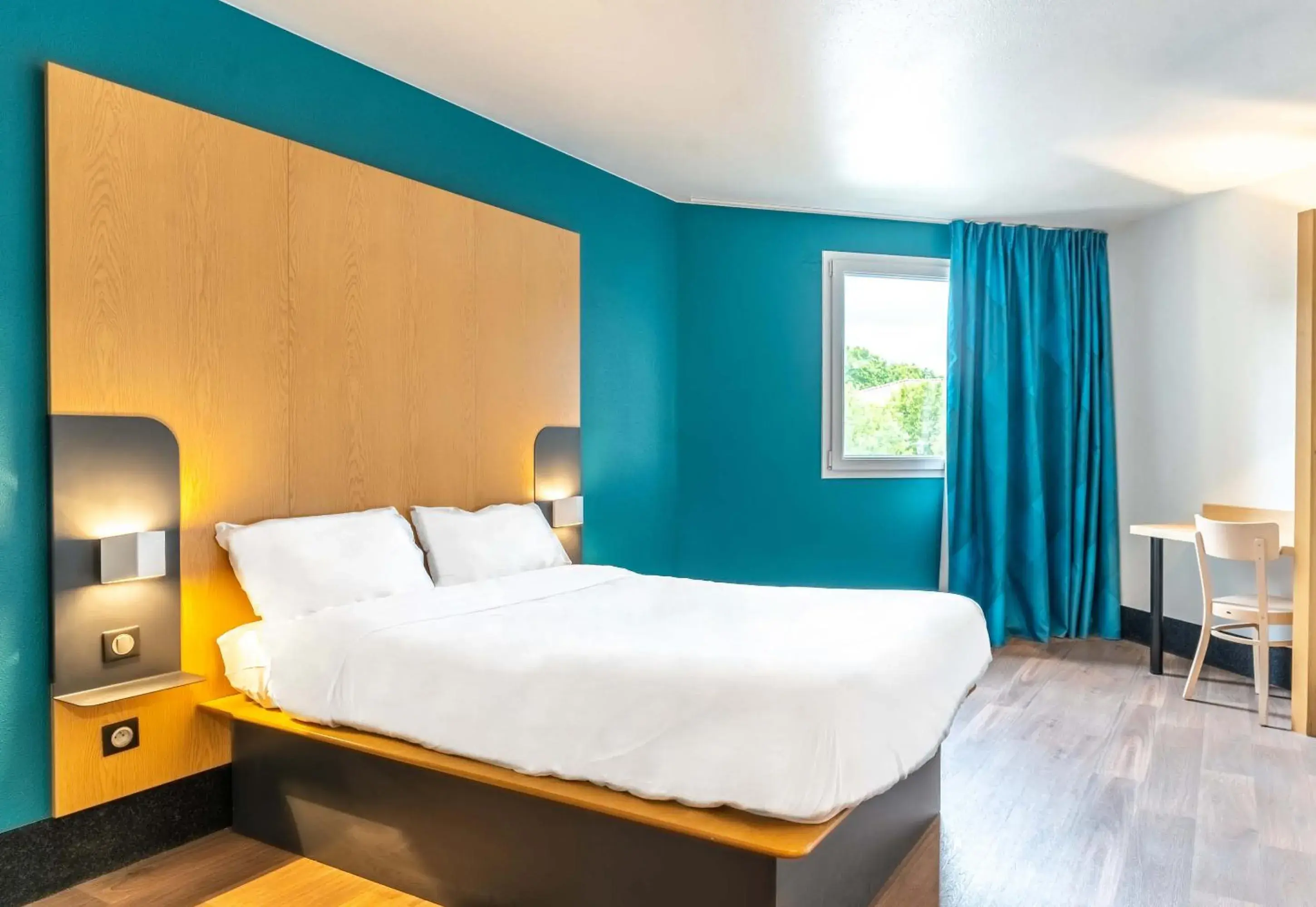 Double Room - Disability Access in B&B HOTEL Aix-en-Provence Le Tholonet Double Room - Disability Access in B&B HOTEL Aix-en-Provence Le Tholonet