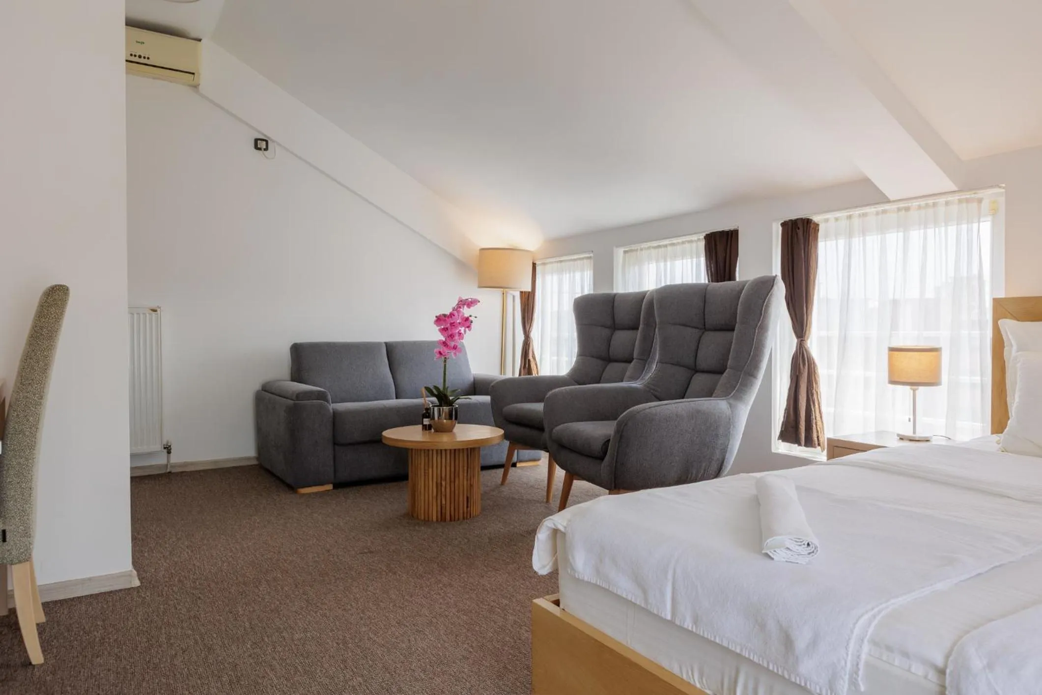 Seating area, Bed in Garni Hotel Biser