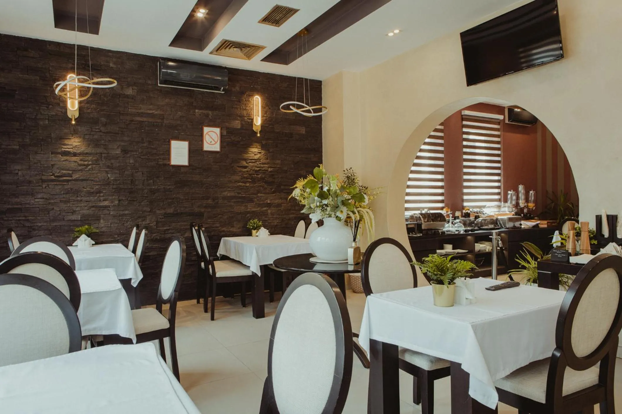 Restaurant/places to eat in Garni Hotel Biser