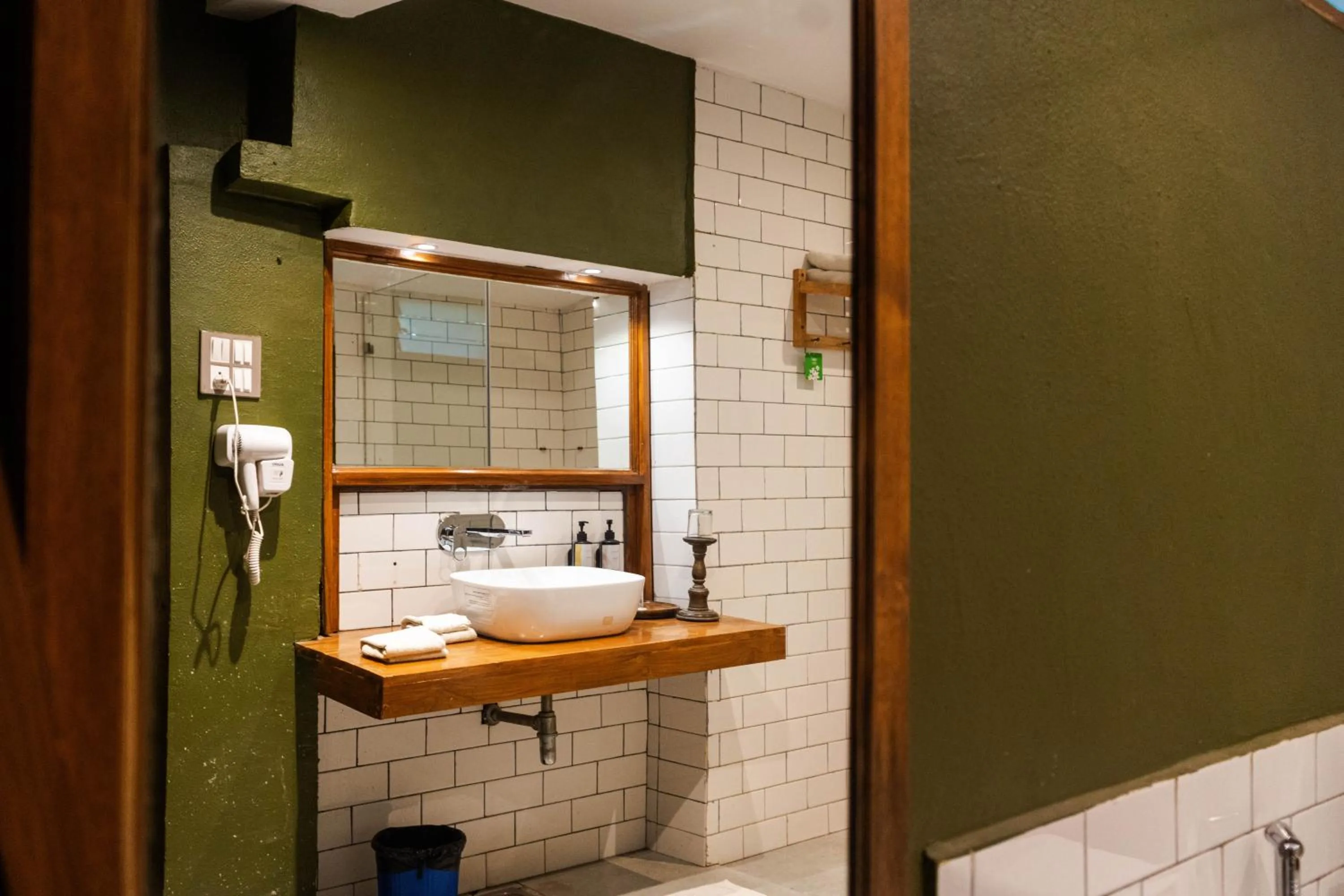 Bathroom in Greetoe Camp Panna