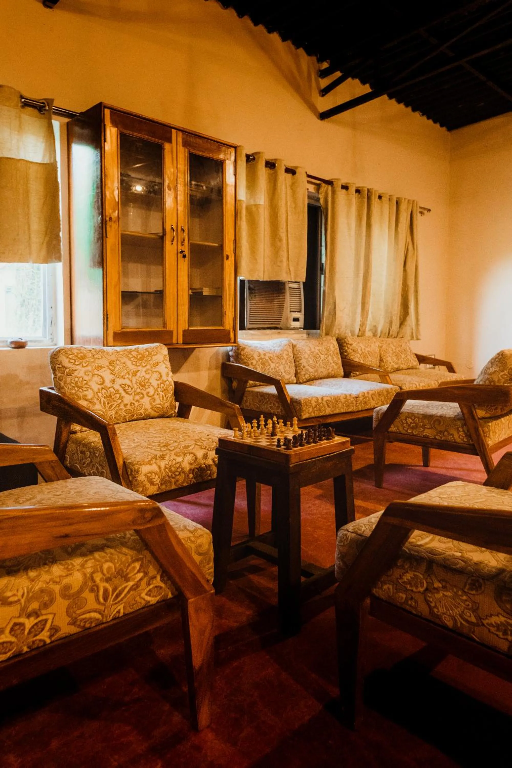 Communal lounge/ TV room in Greetoe Camp Panna