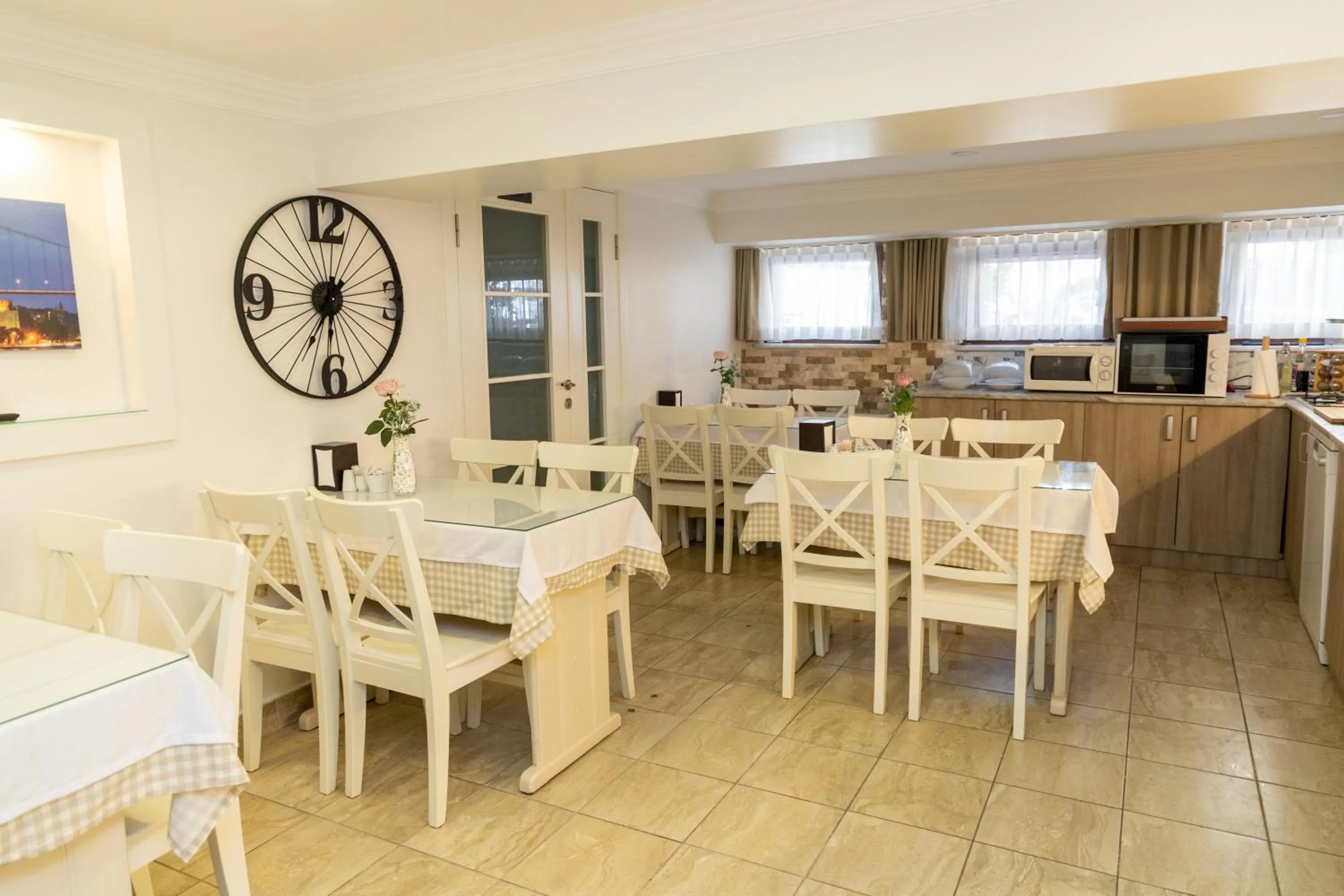 Coffee/tea facilities in Galley Hotel