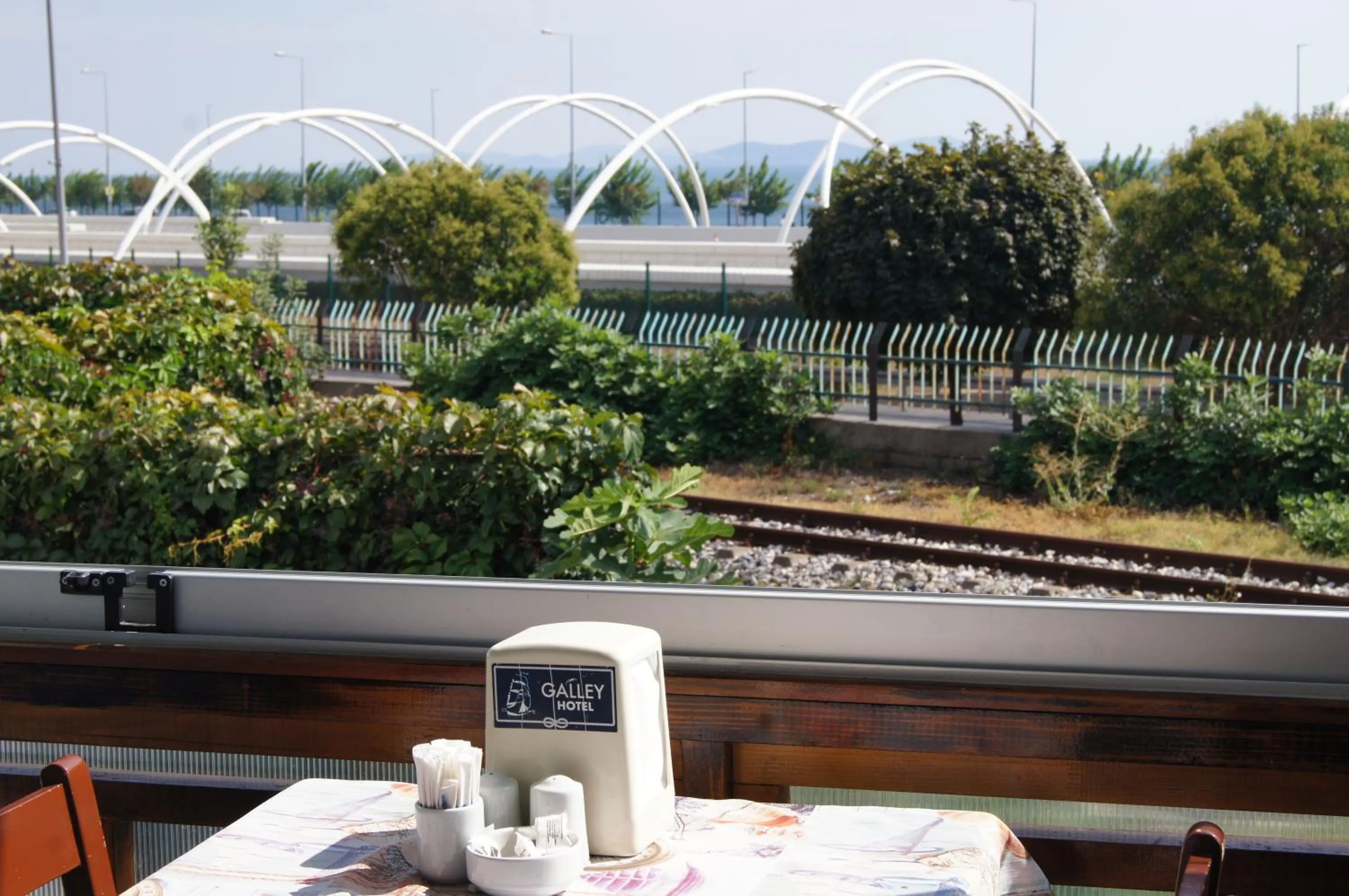 Restaurant/places to eat in Galley Hotel