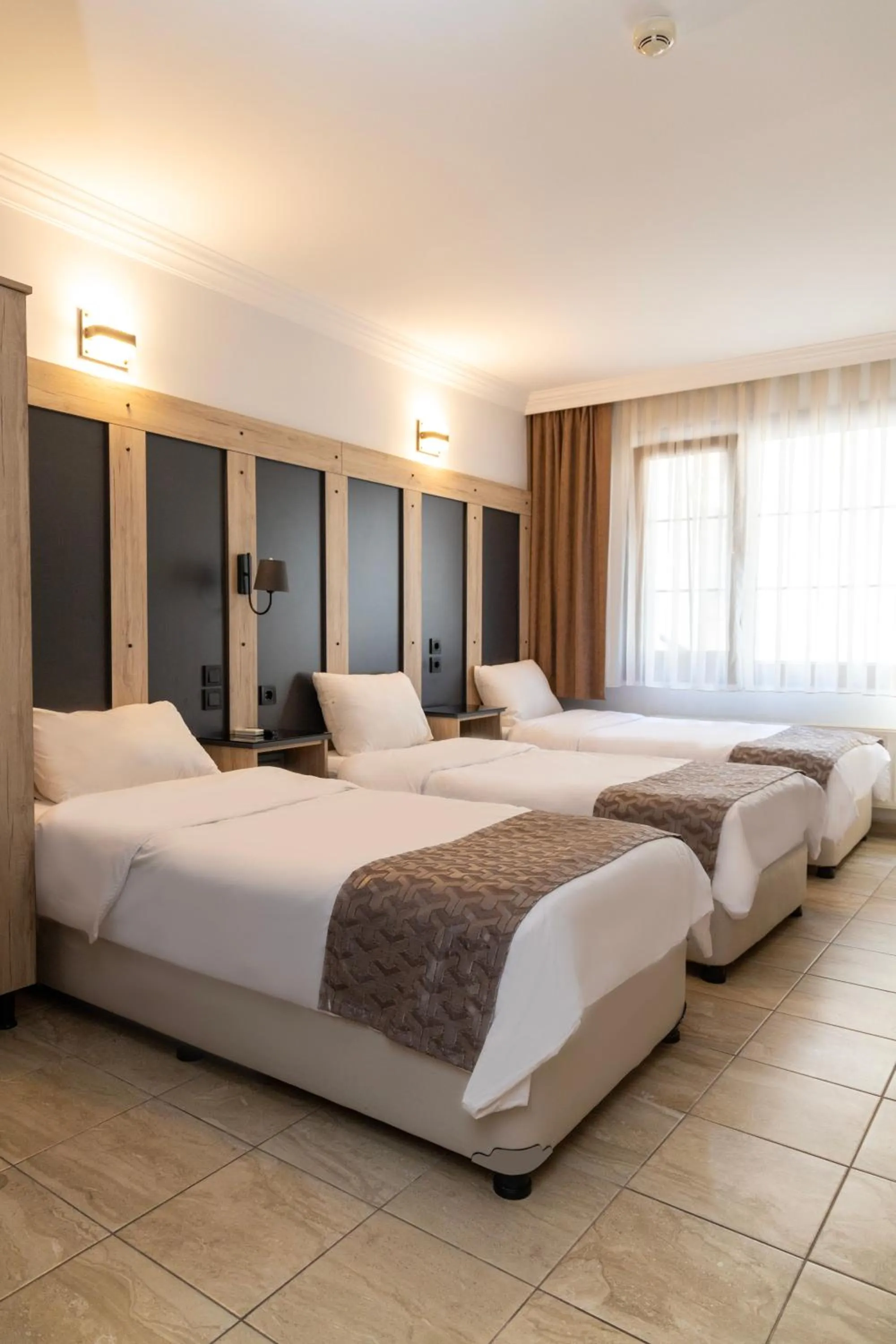 Photo of the whole room, Bed in Galley Hotel