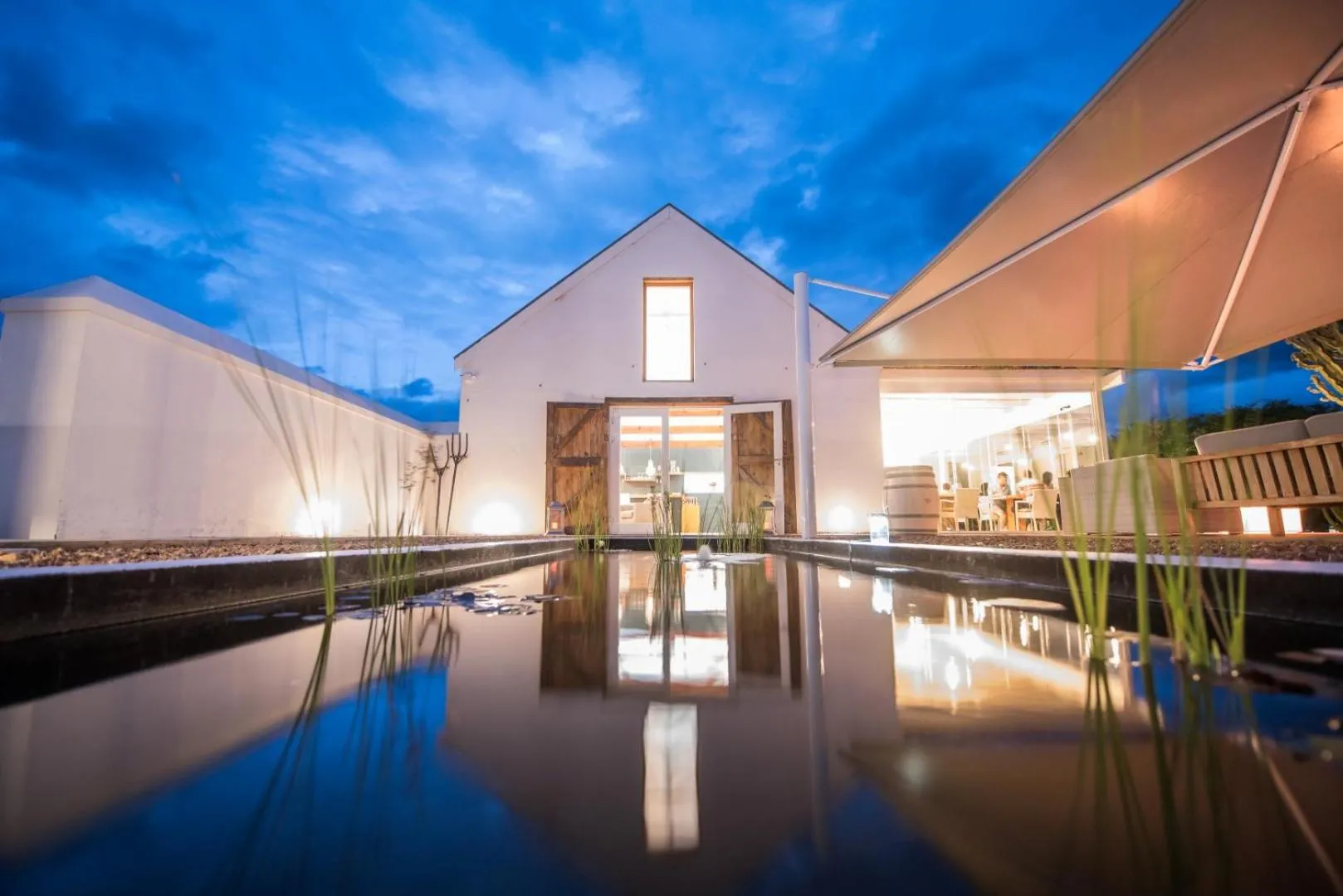 Property building in Mo & Rose's Nature Retreat