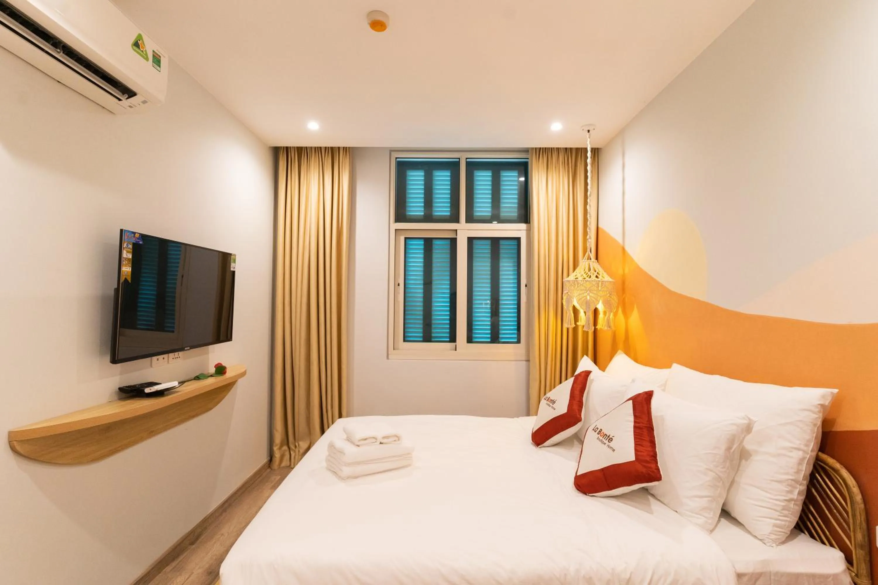 Evening entertainment, Bed in La Bonté Boutique Home Phu Quoc