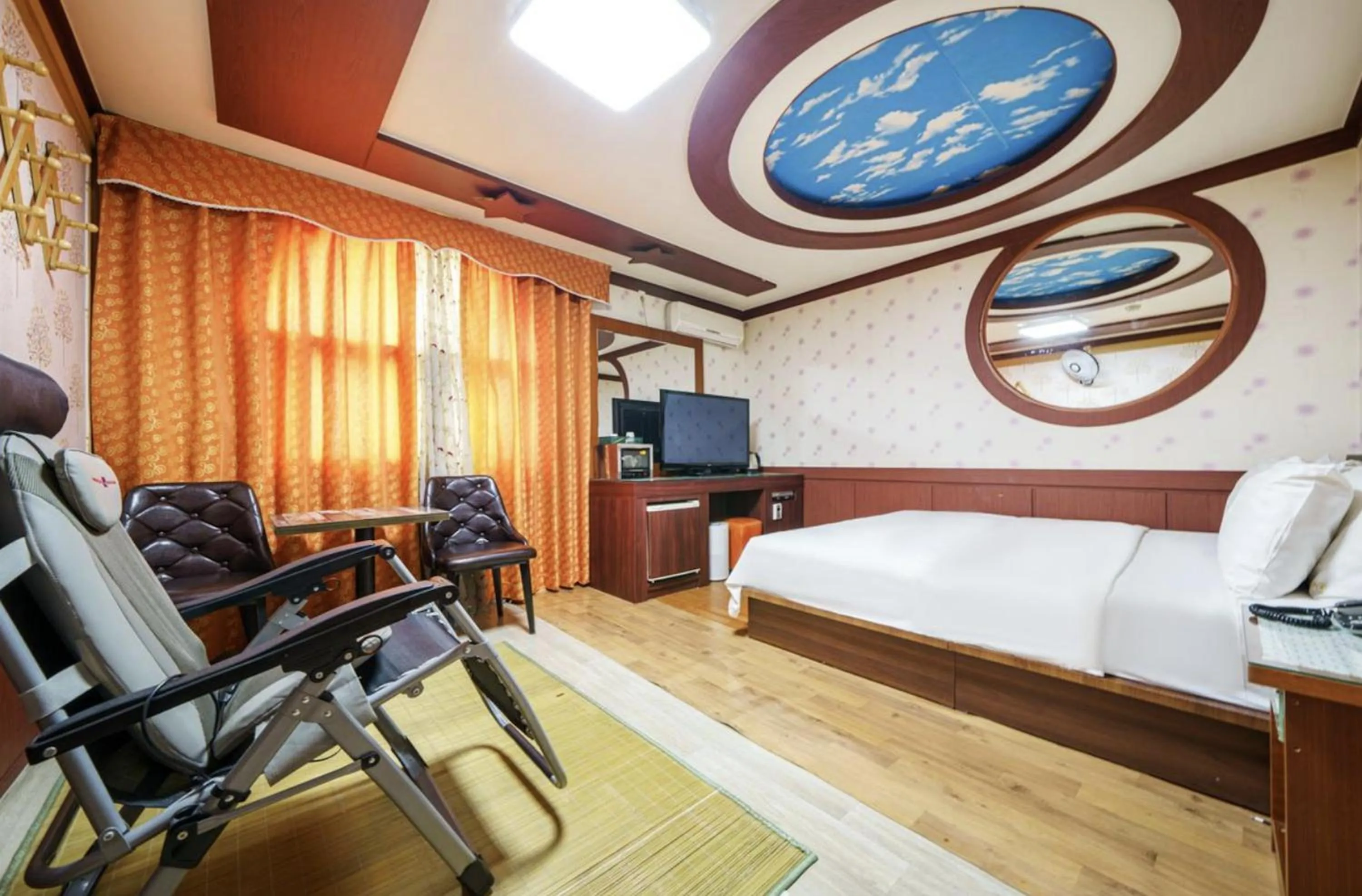 Bed in Mokpo Sky Hotel