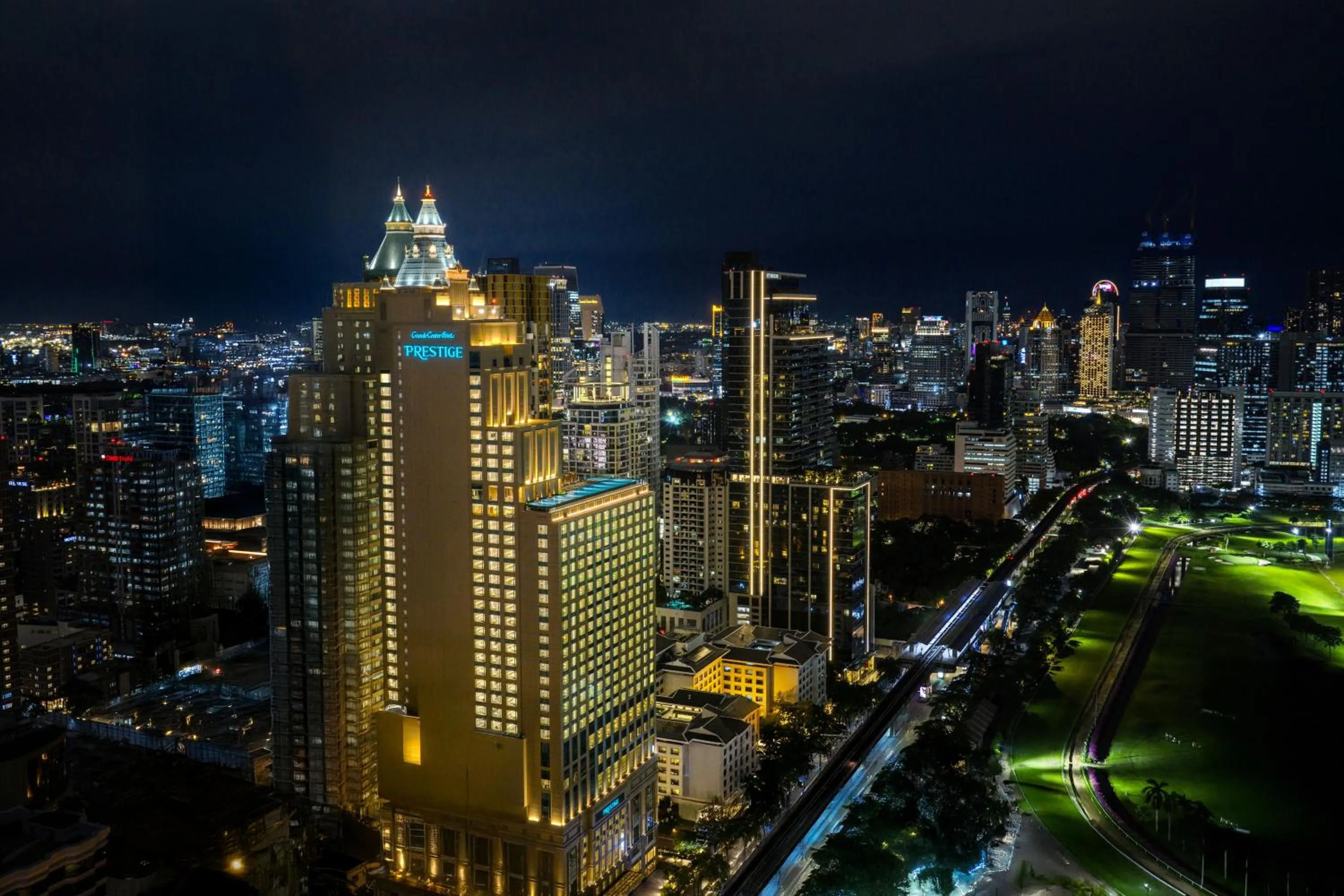 Property building in Grande Centre Point Prestige Bangkok