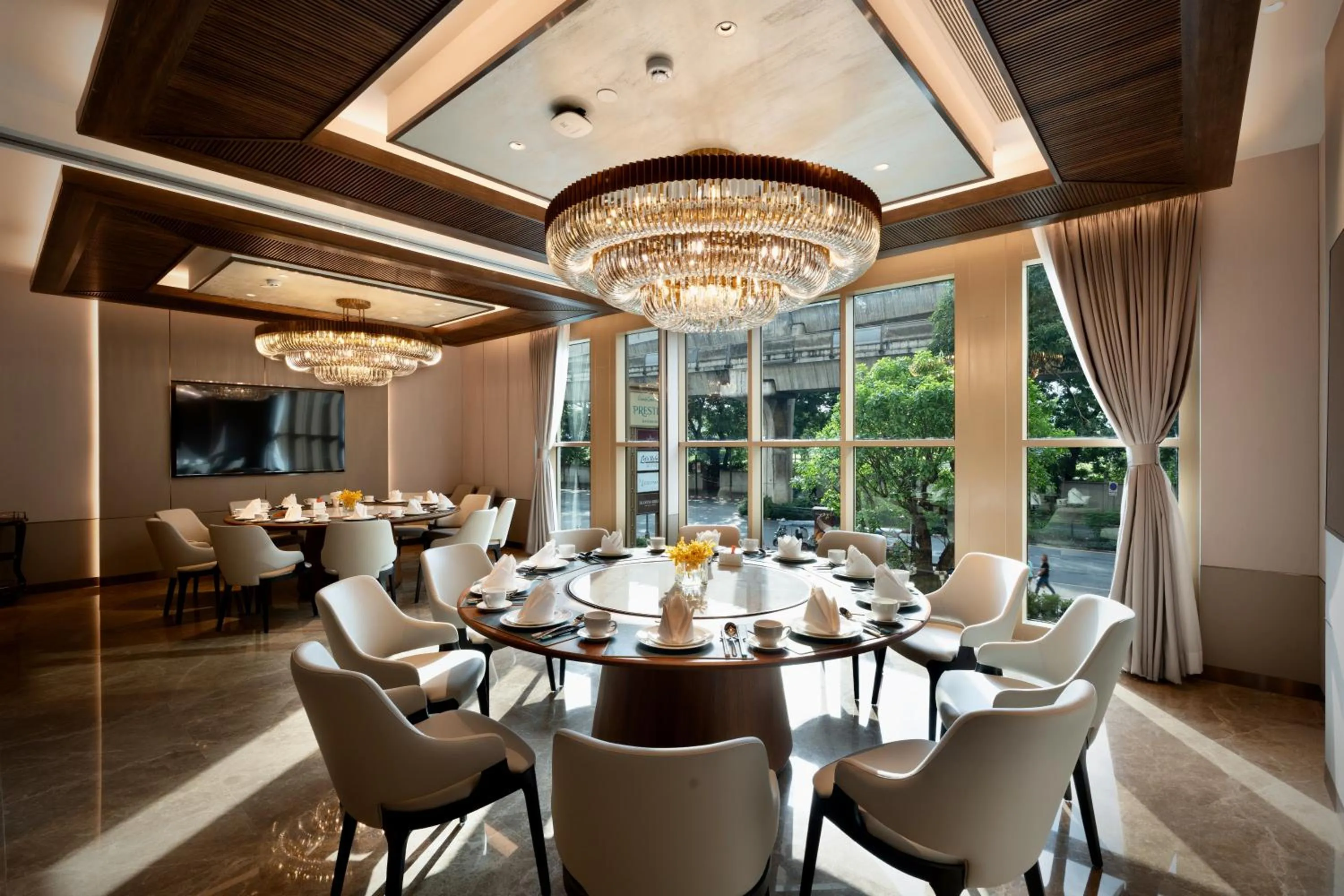 Restaurant/places to eat in Grande Centre Point Prestige Bangkok
