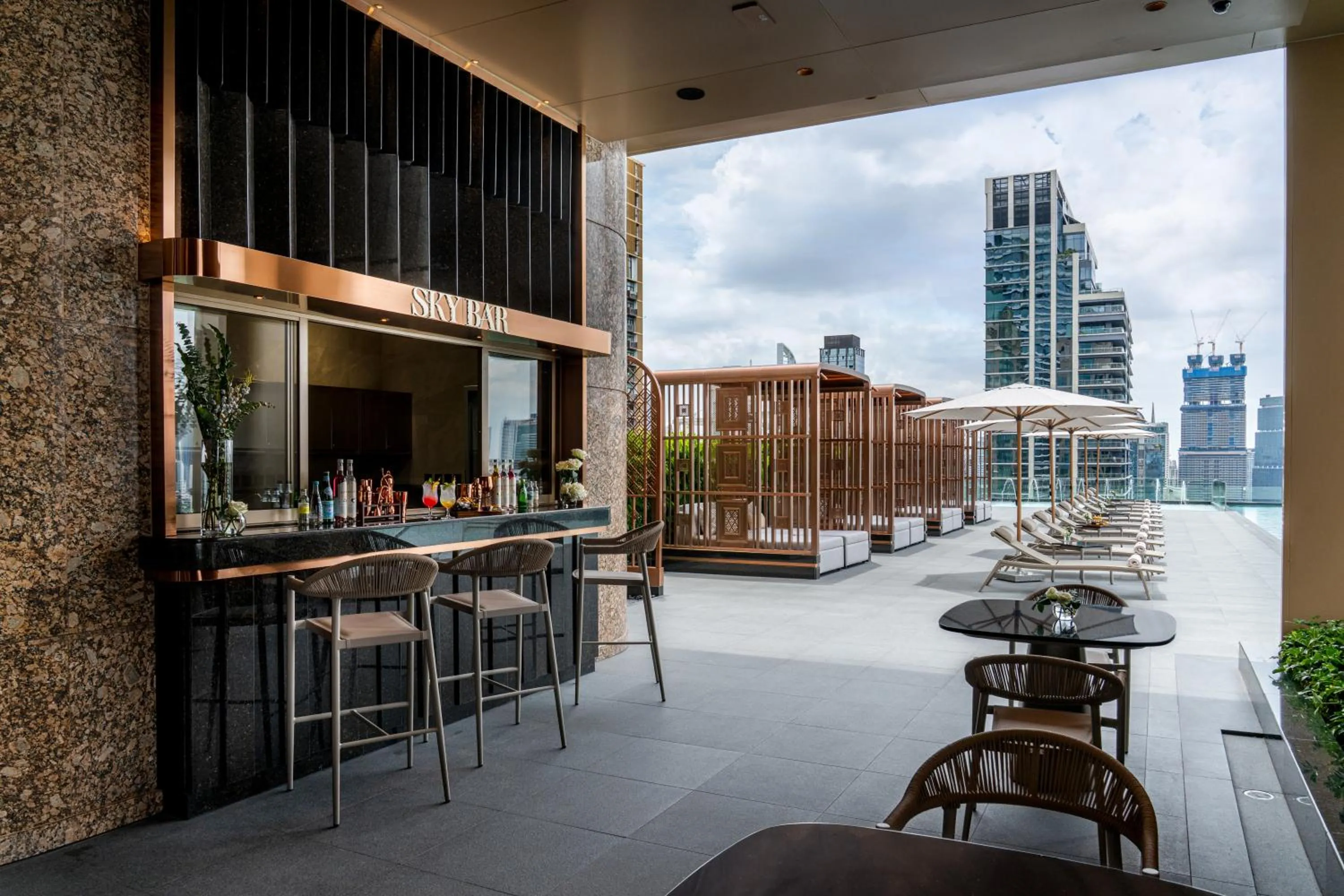 Swimming pool in Grande Centre Point Prestige Bangkok