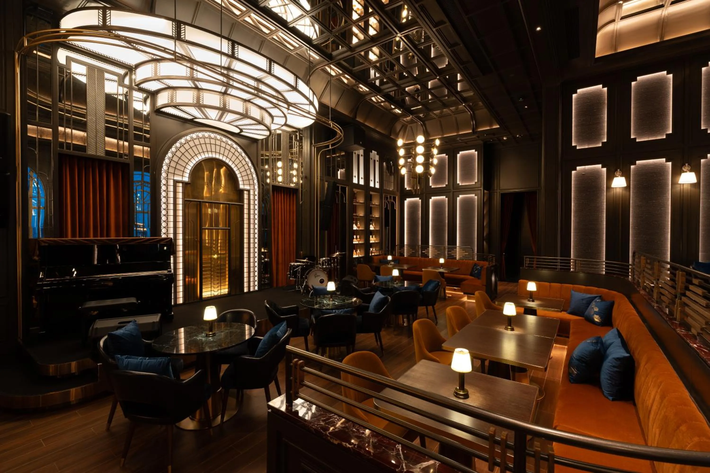 Restaurant/places to eat in Grande Centre Point Prestige Bangkok