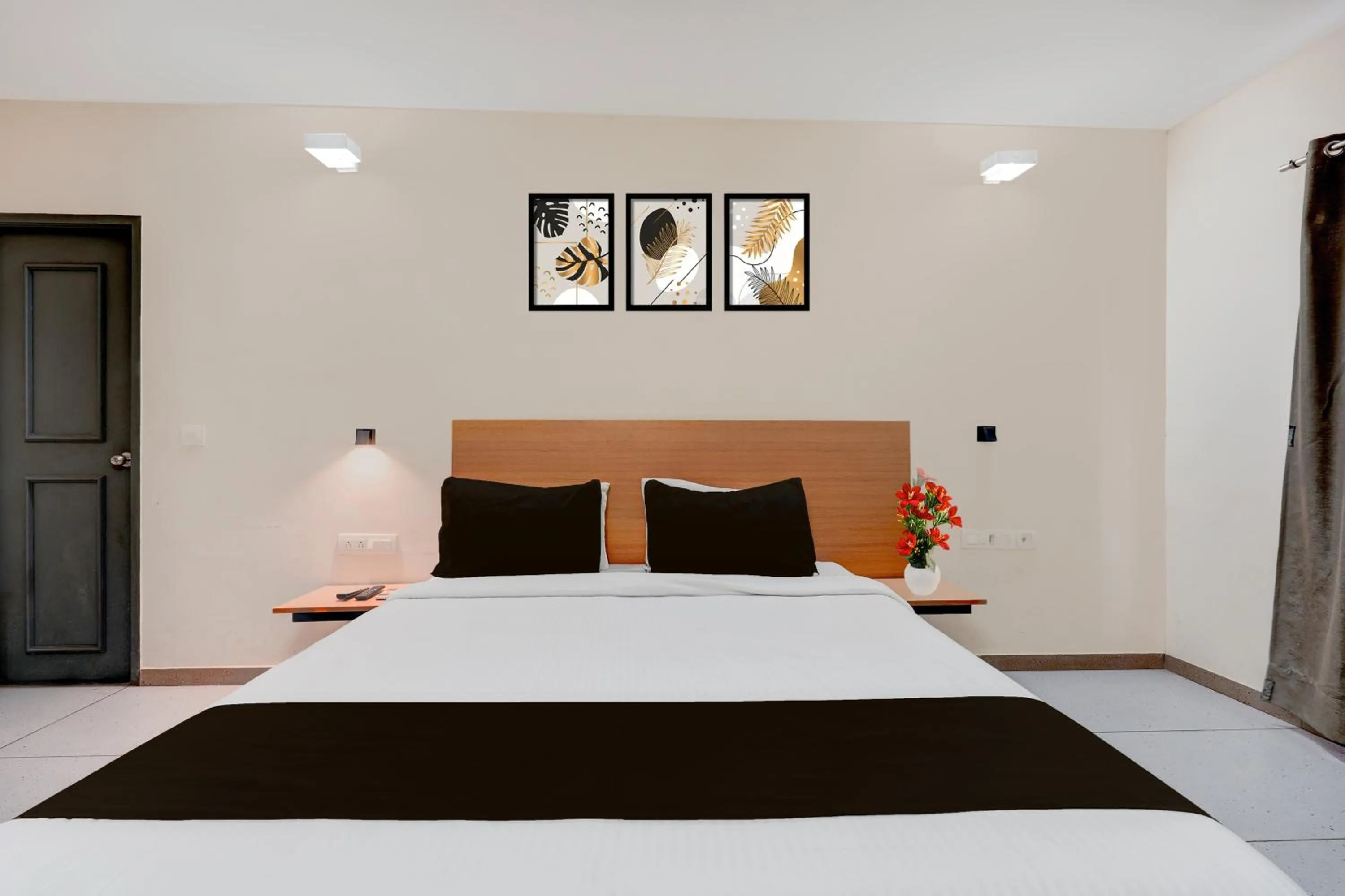 Bedroom, Bed in Super Townhouse T Nagar Chennai