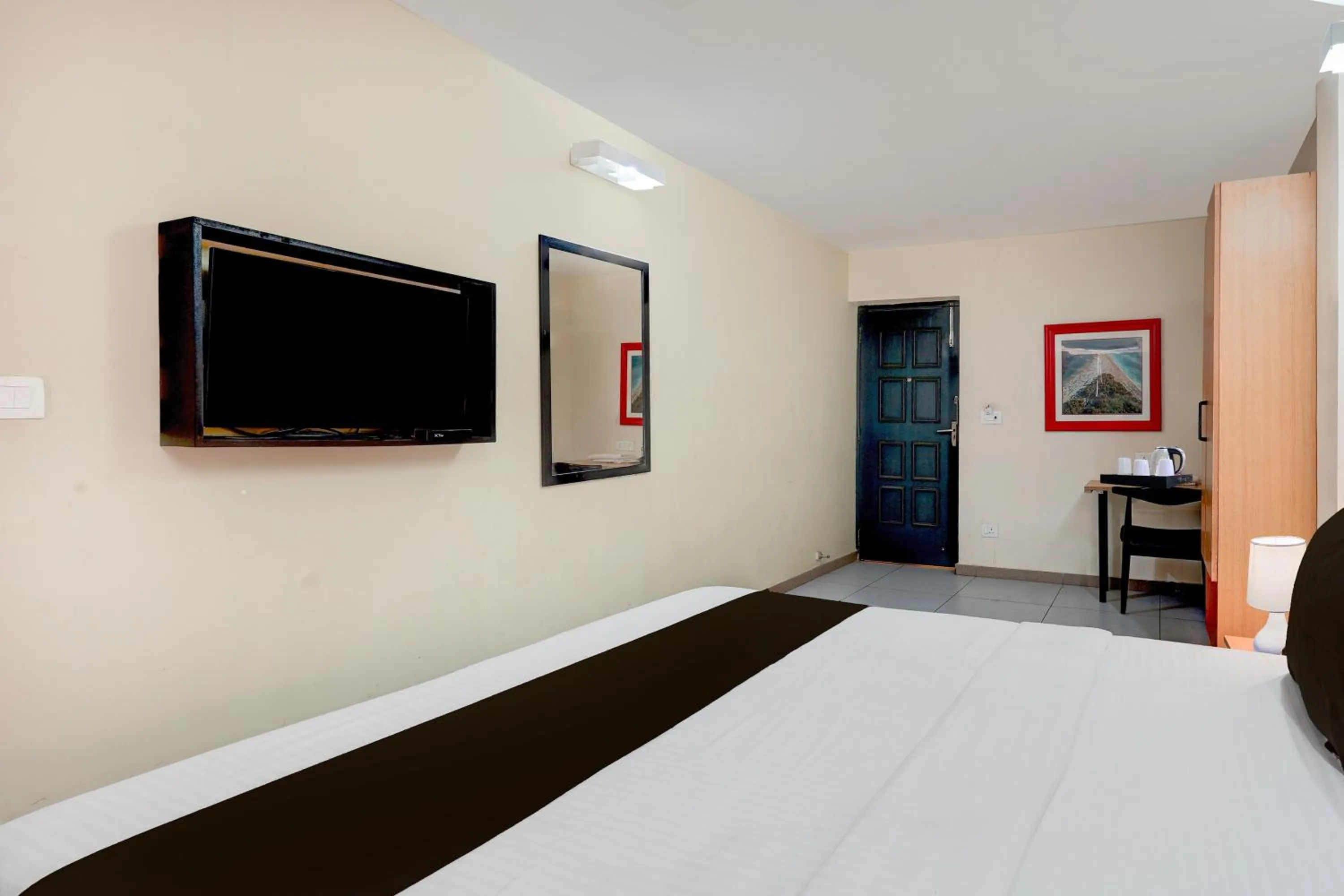 Bedroom, Bed in Super Townhouse T Nagar Chennai