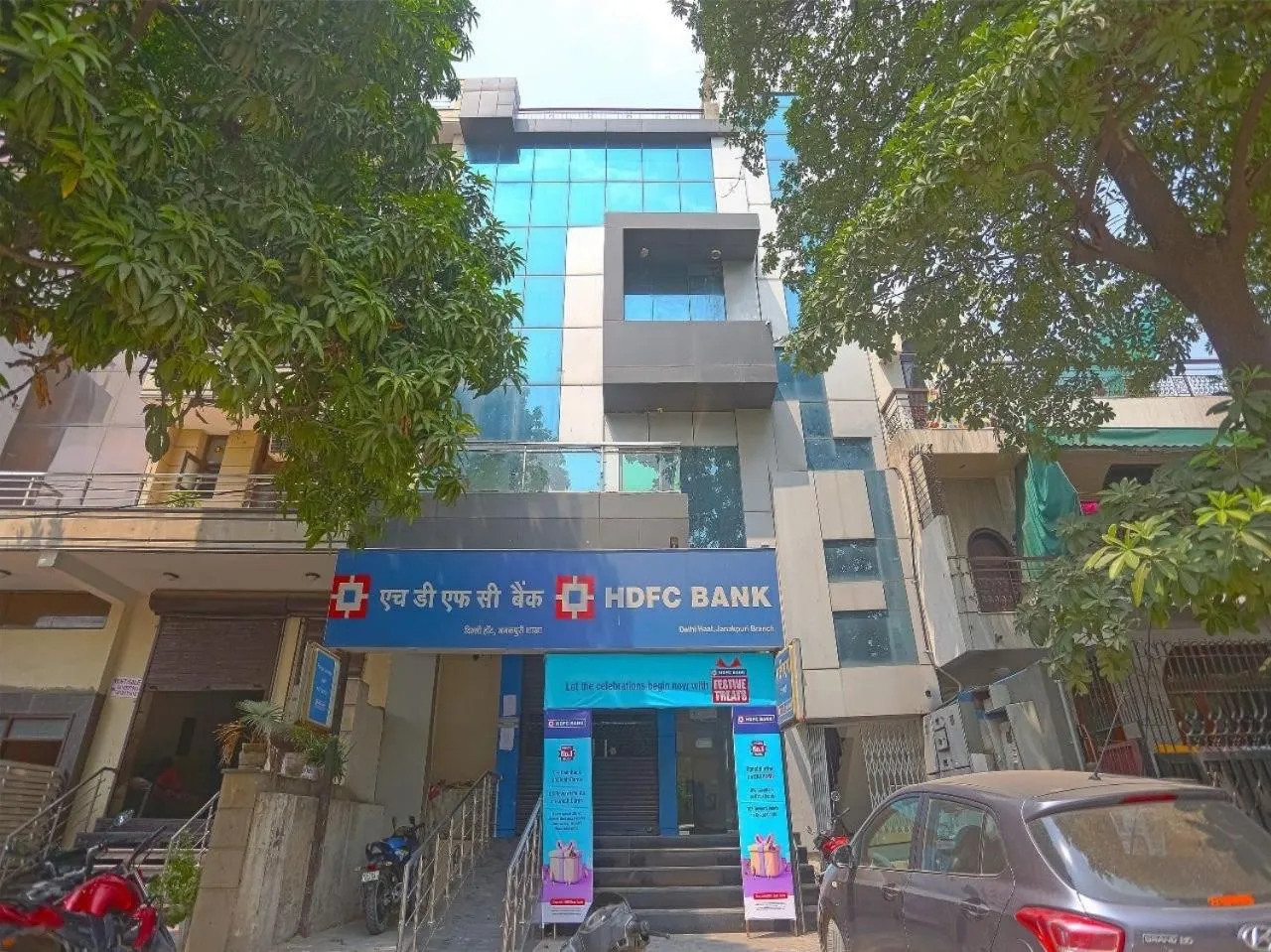 Property building in Hotel O Three Kings