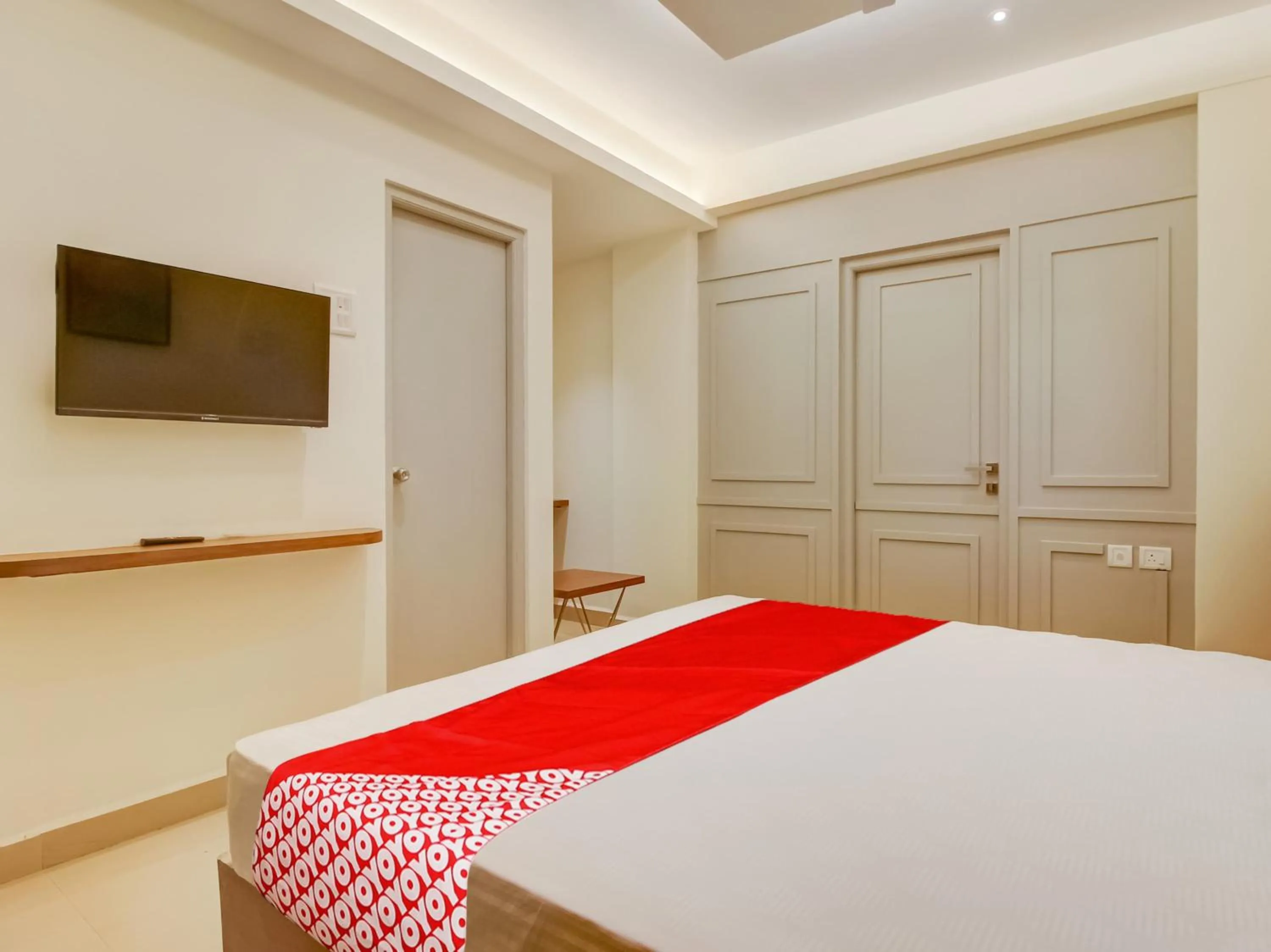 Bedroom, Bed in Collection O Peak Stay