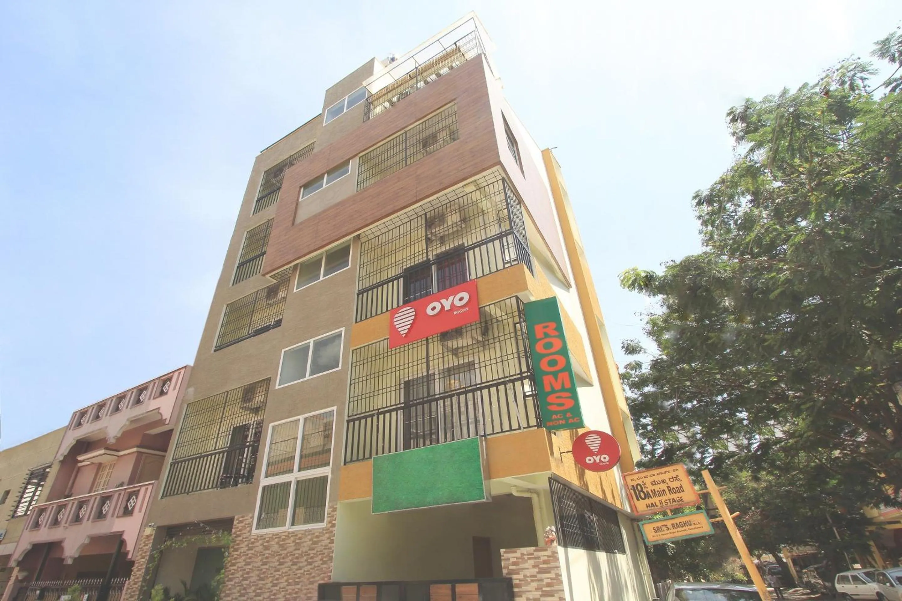 Facade/entrance in Hotel O Garden Green