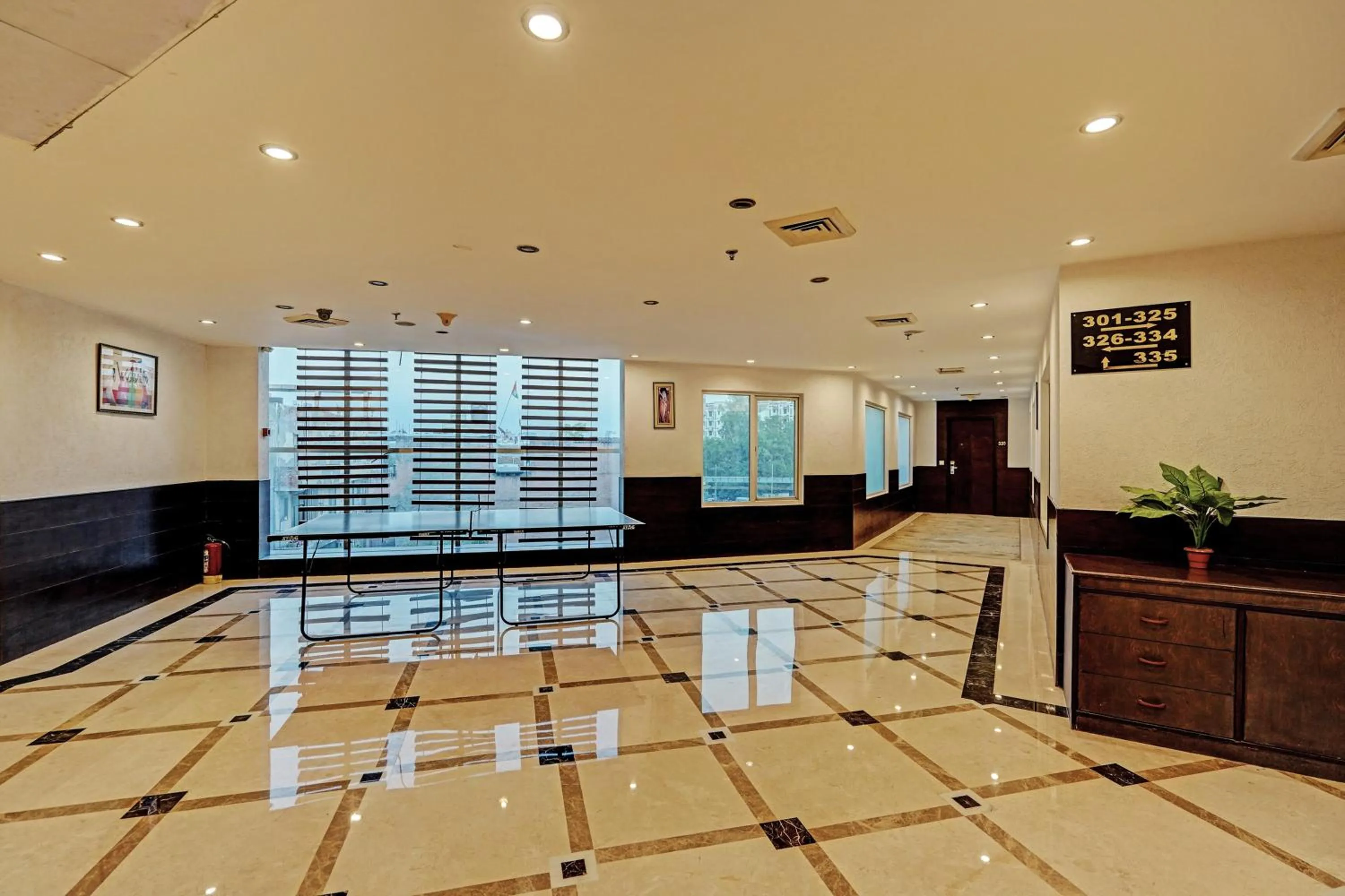 Lobby or reception in Super Townhouse OAK Hotel City Mark Gurgaon
