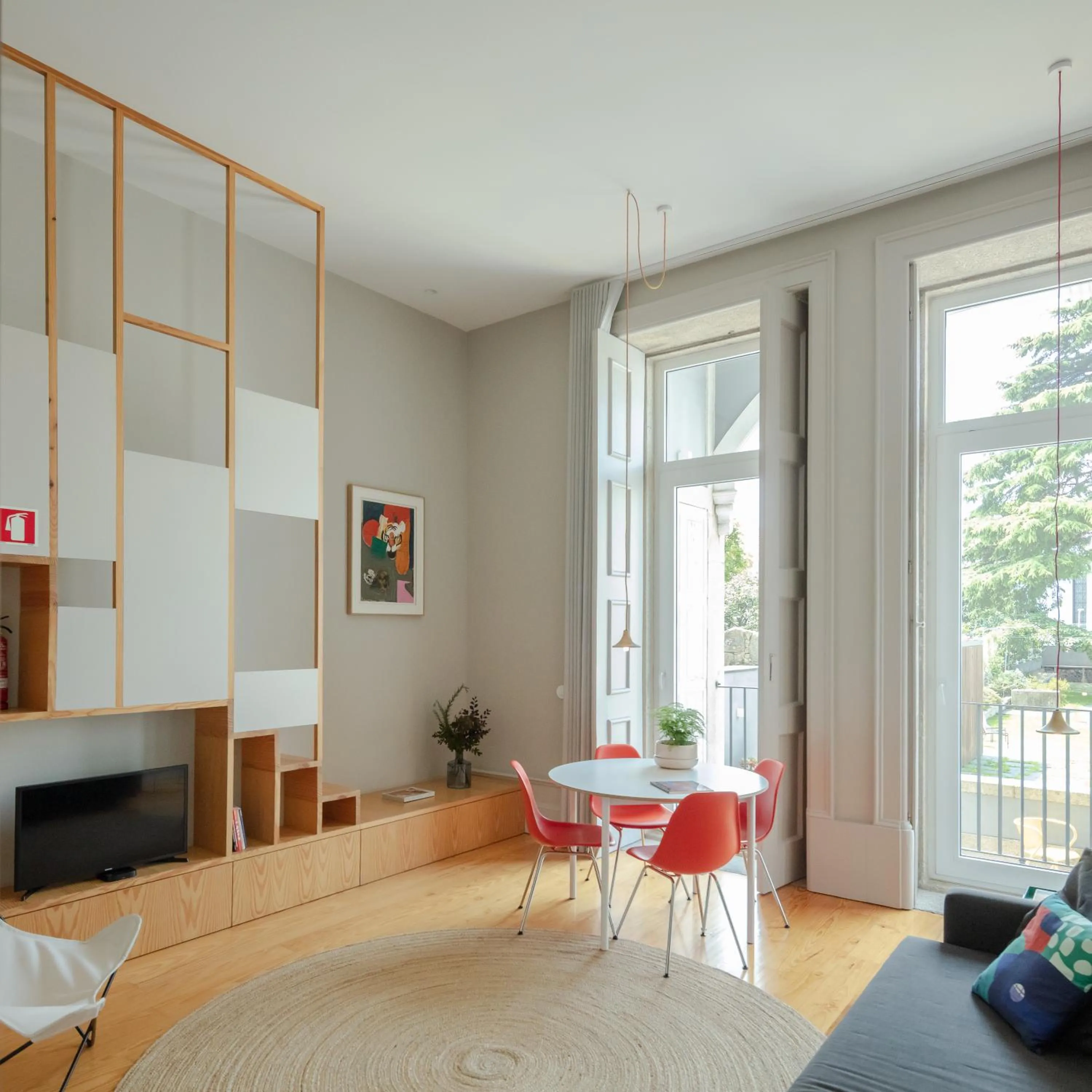 TV and multimedia in Baumhaus Serviced Living - Art & Design Apartments