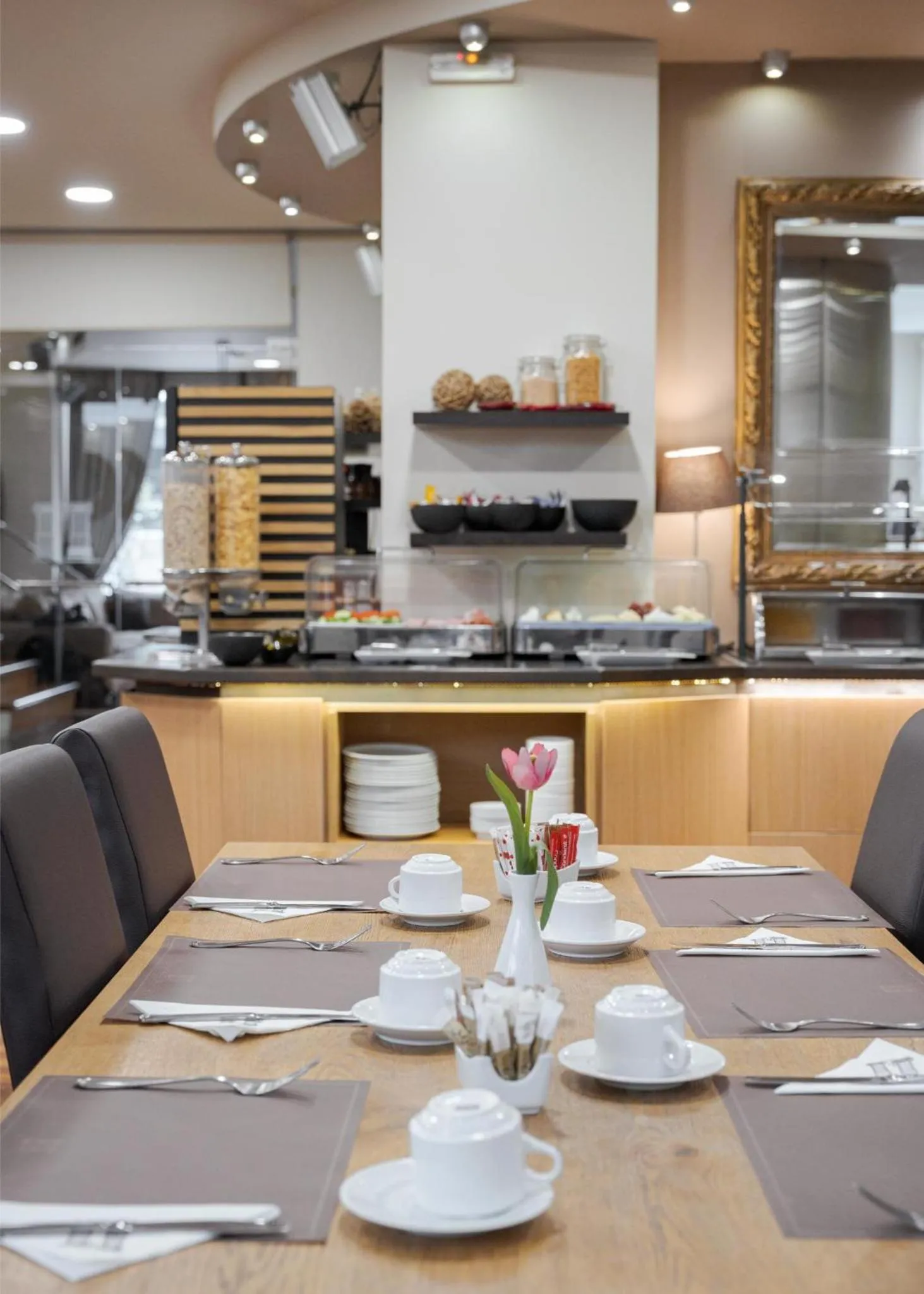 Food in Acropolis Select