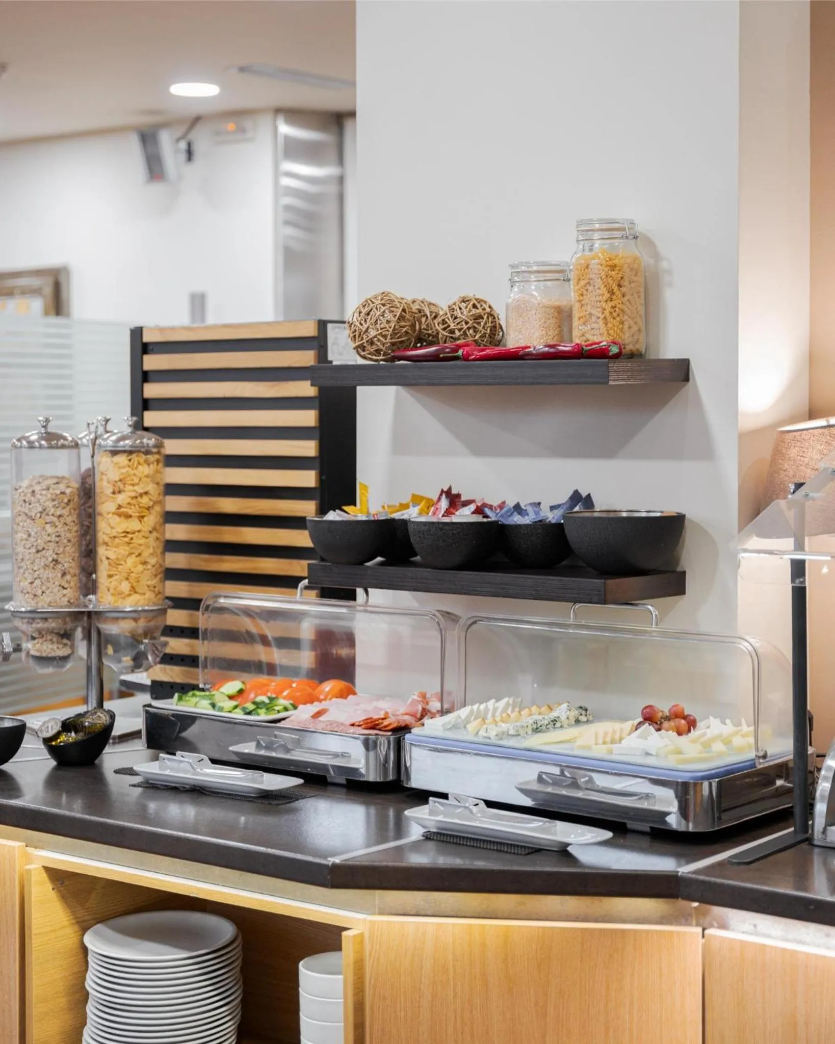 Food and drinks in Acropolis Select