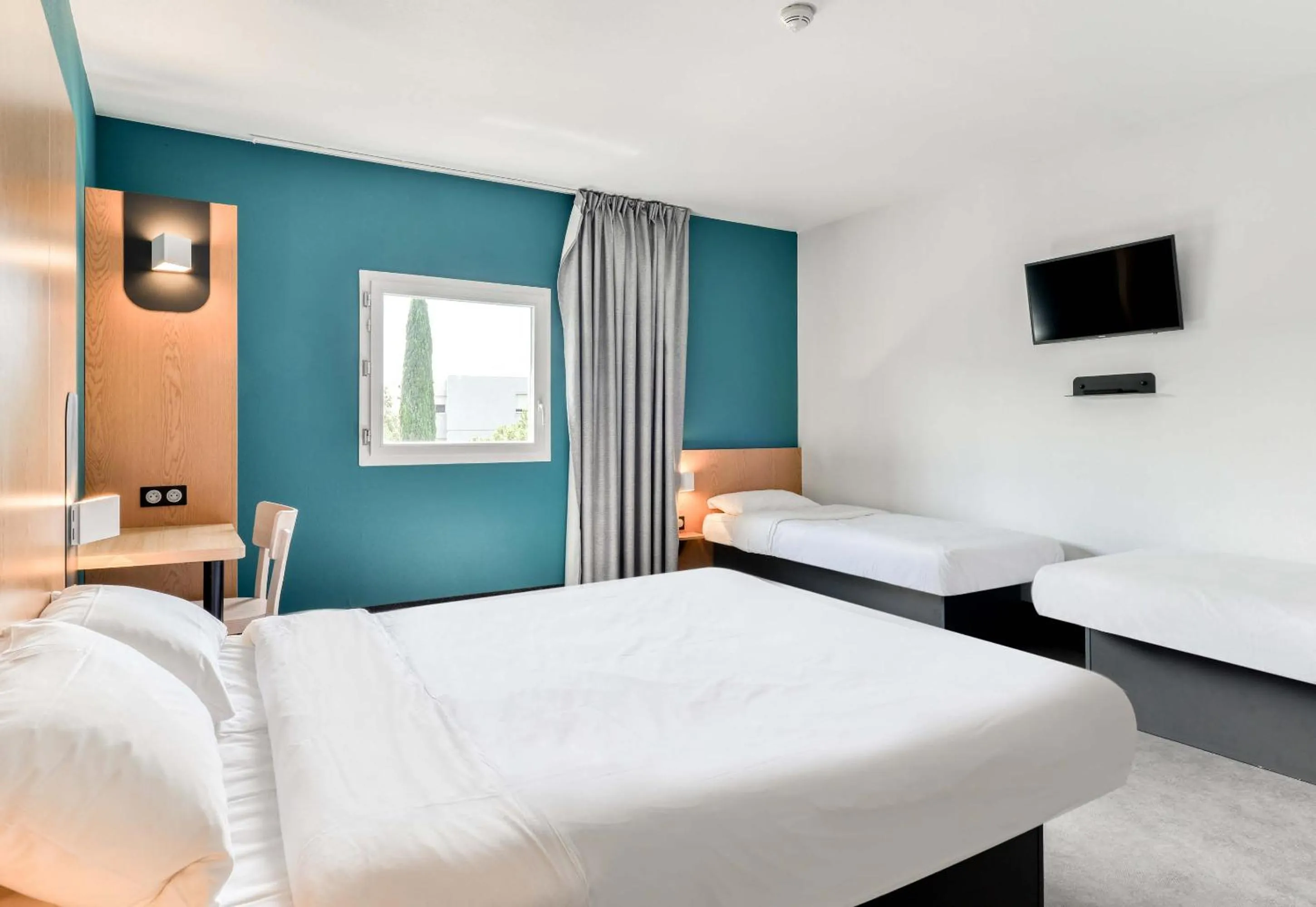 Bedroom, Bed in B&B HOTEL Montpellier Centre Le Millénaire