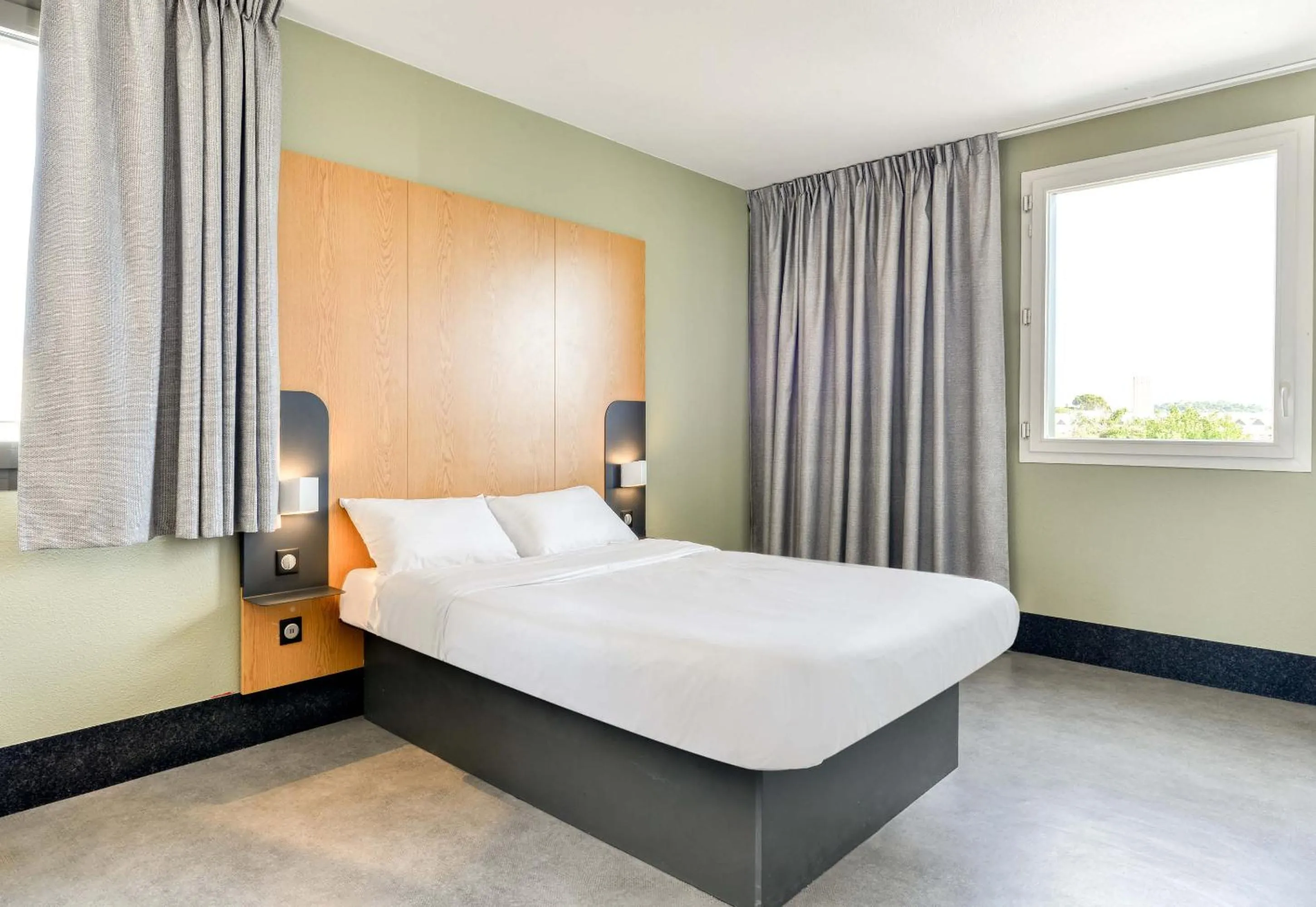 Bedroom, Bed in B&B HOTEL Montpellier Centre Le Millénaire